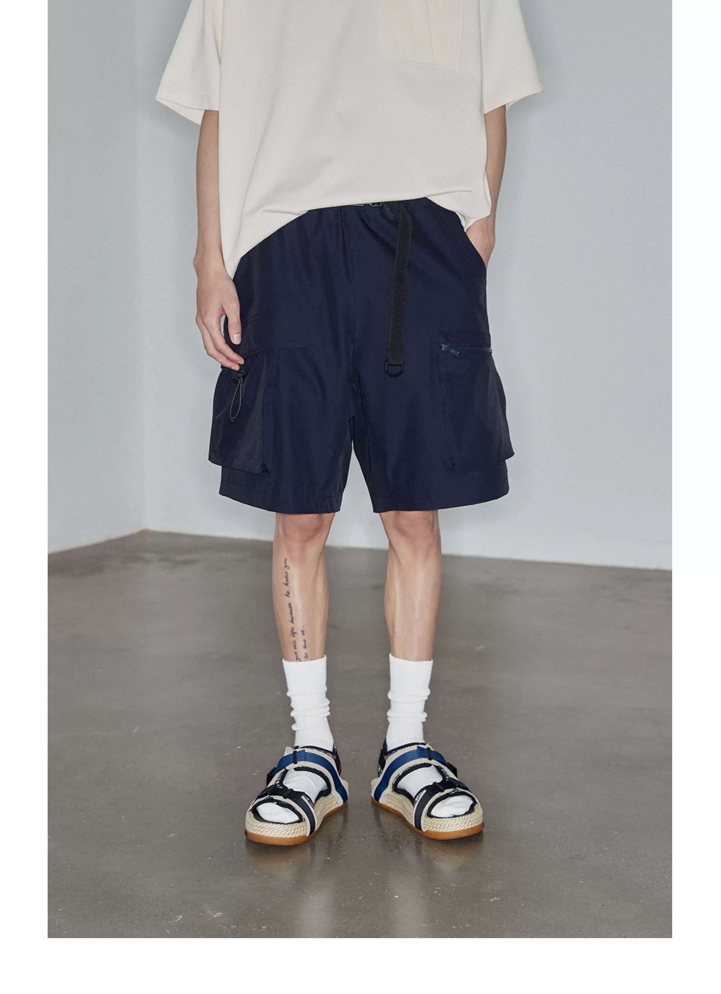 Magnetic Belted Elastic Multi-pocket Shorts