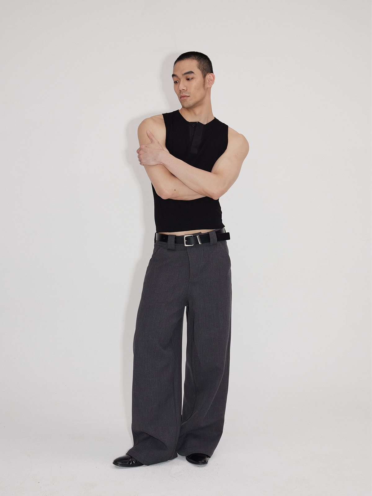 Wrinkle-Resistant V-Neck Cardigan Vest