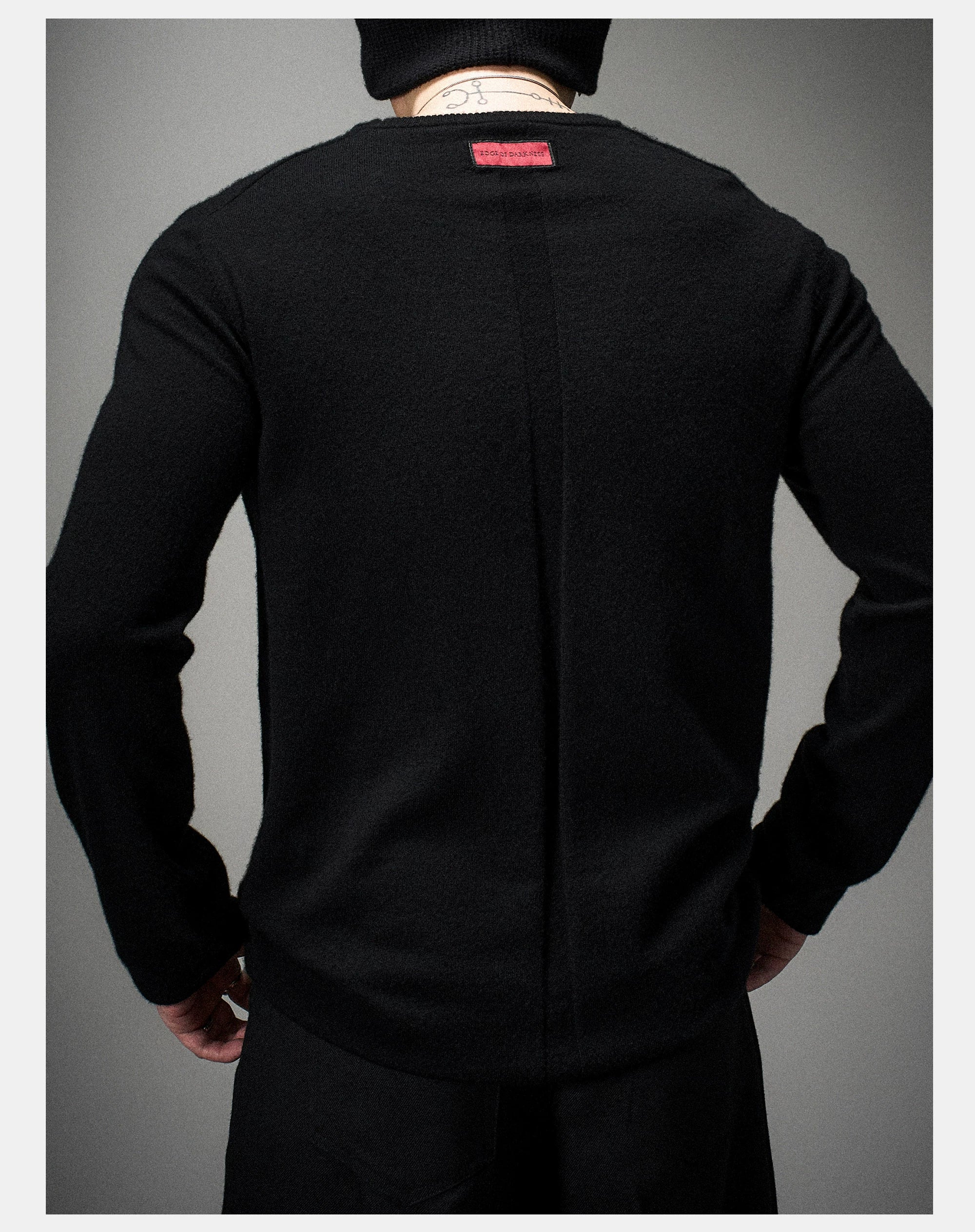 Fitted Dark Tailored Merino Cashmere Sweater