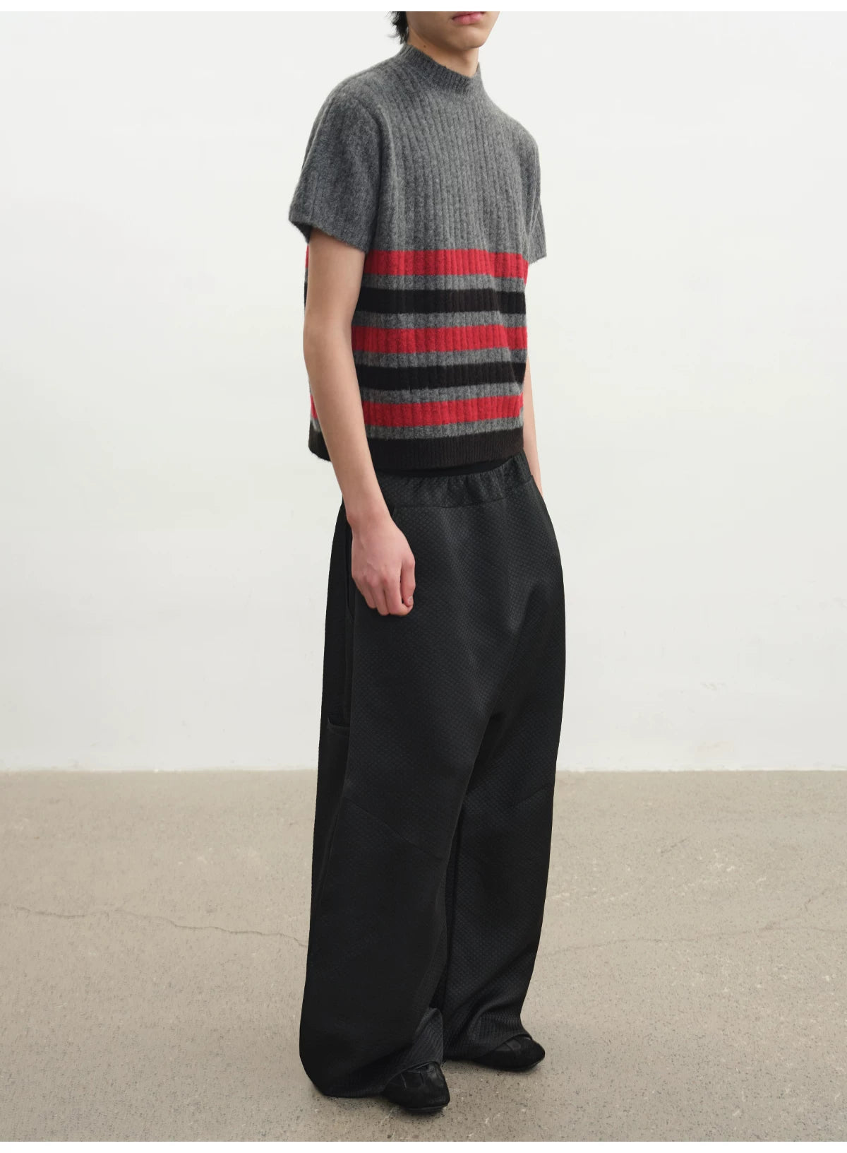 Low Rise Curved Pleated Quilted Pants