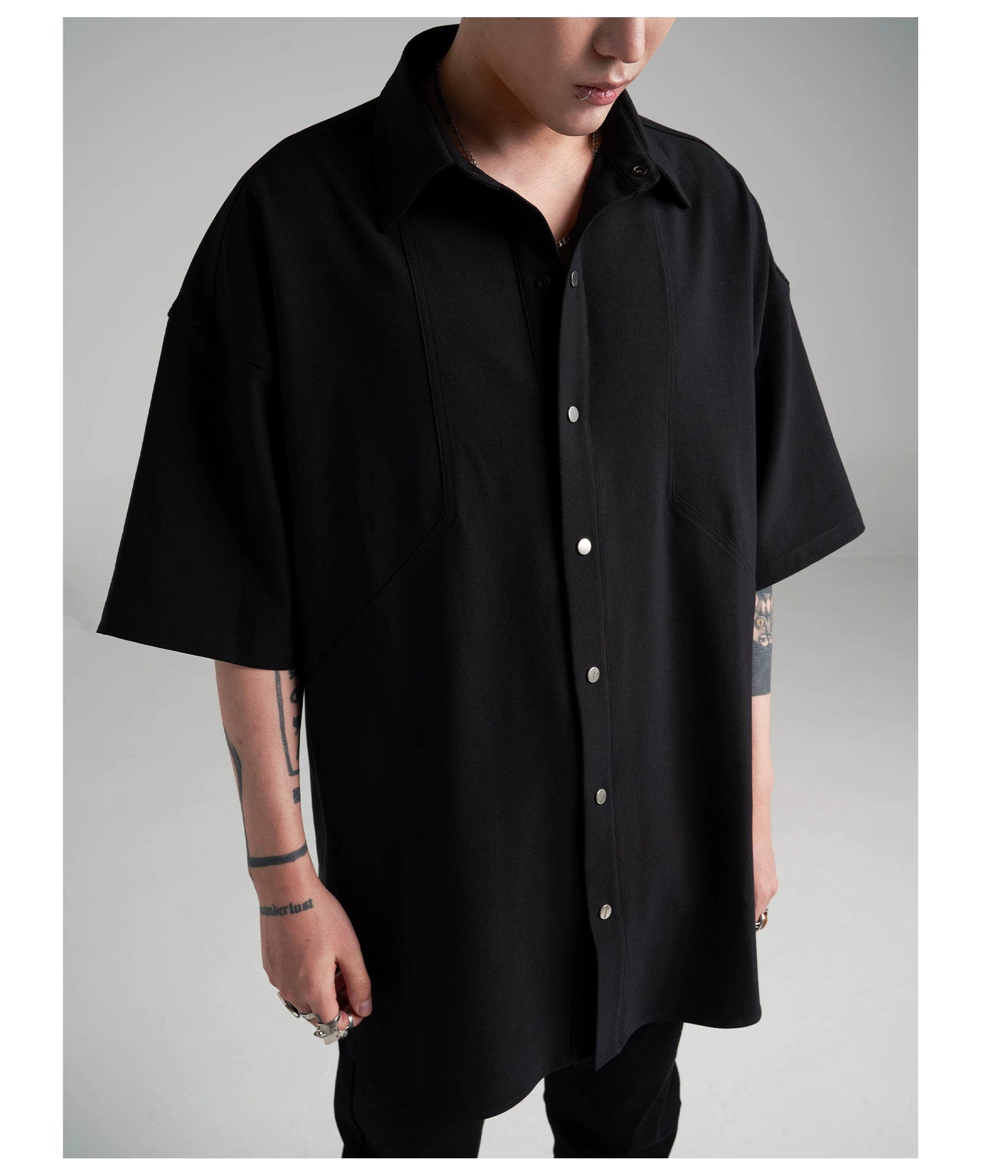 Men's Black Fitted Short Sleeve Shirt