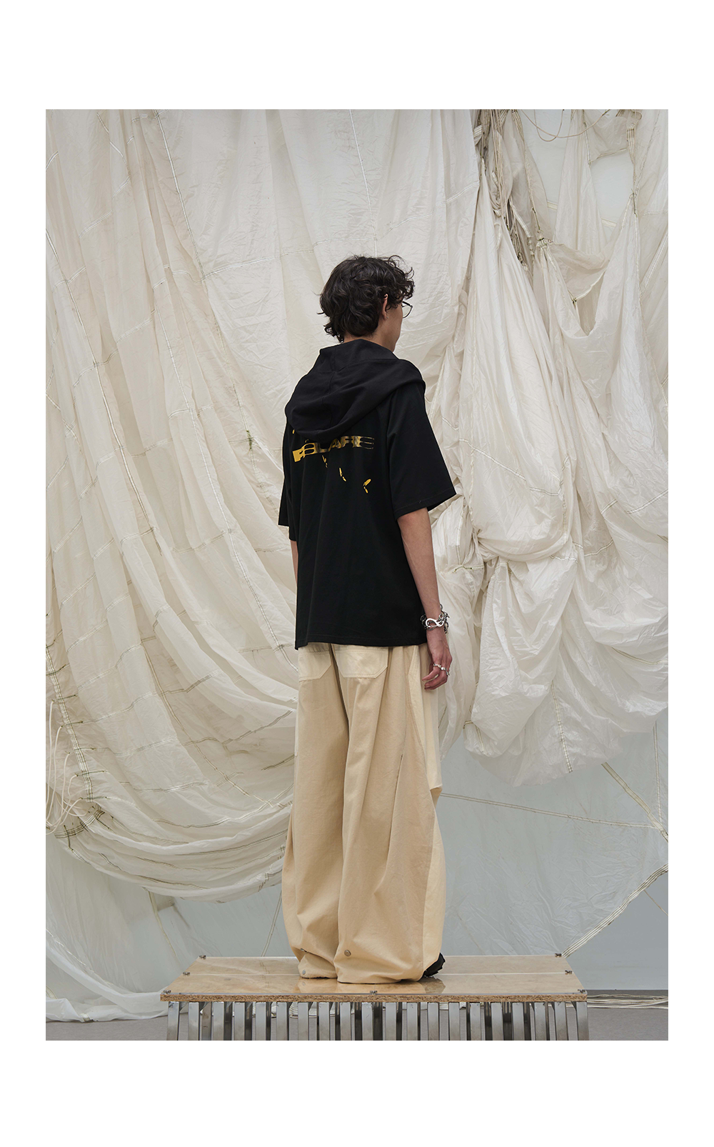 Skin-Friendly Short-Sleeve Detachable Small Hooded Tee