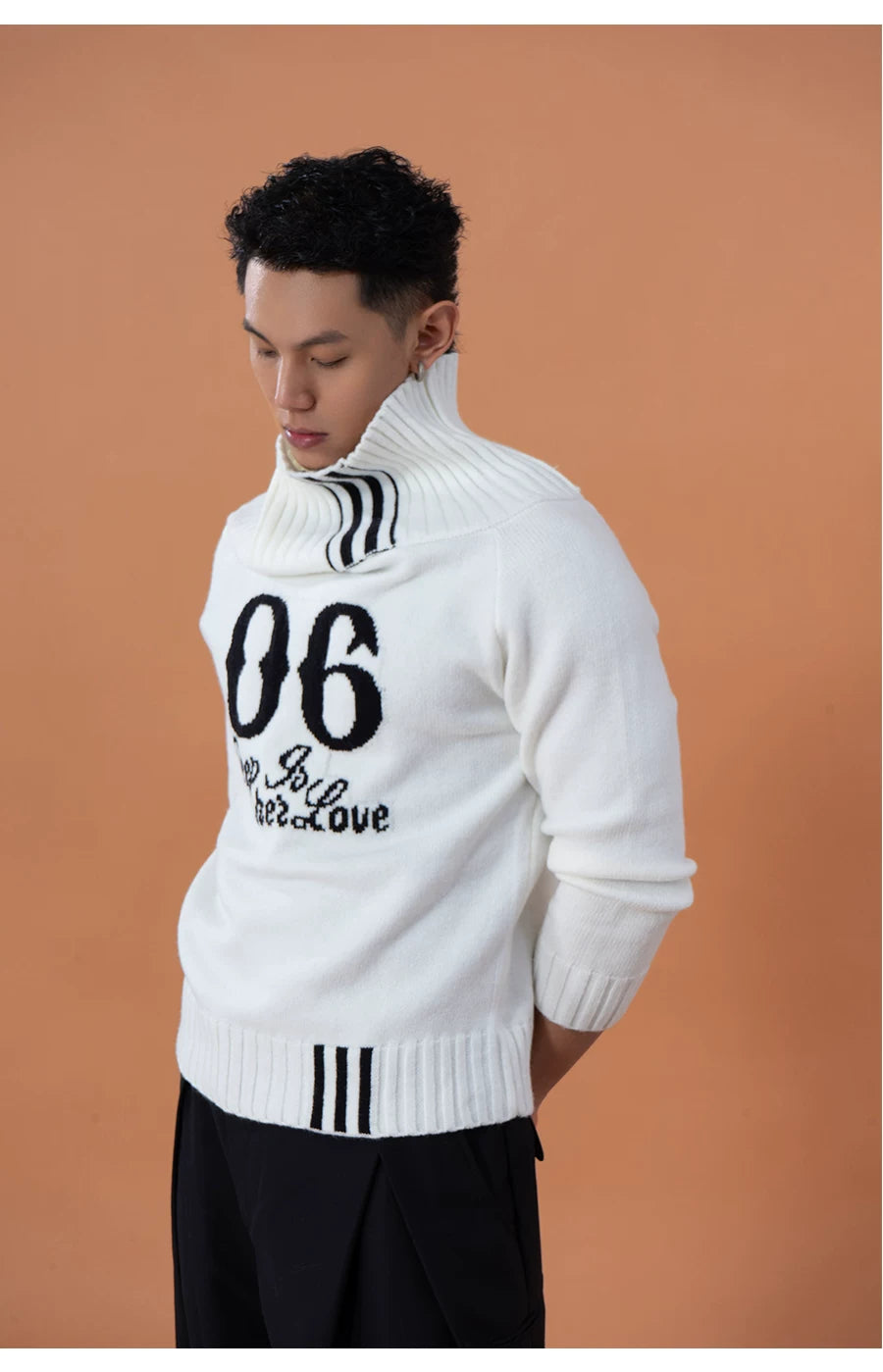 Loose Unisex White Off-shoulder Turtleneck Sweater