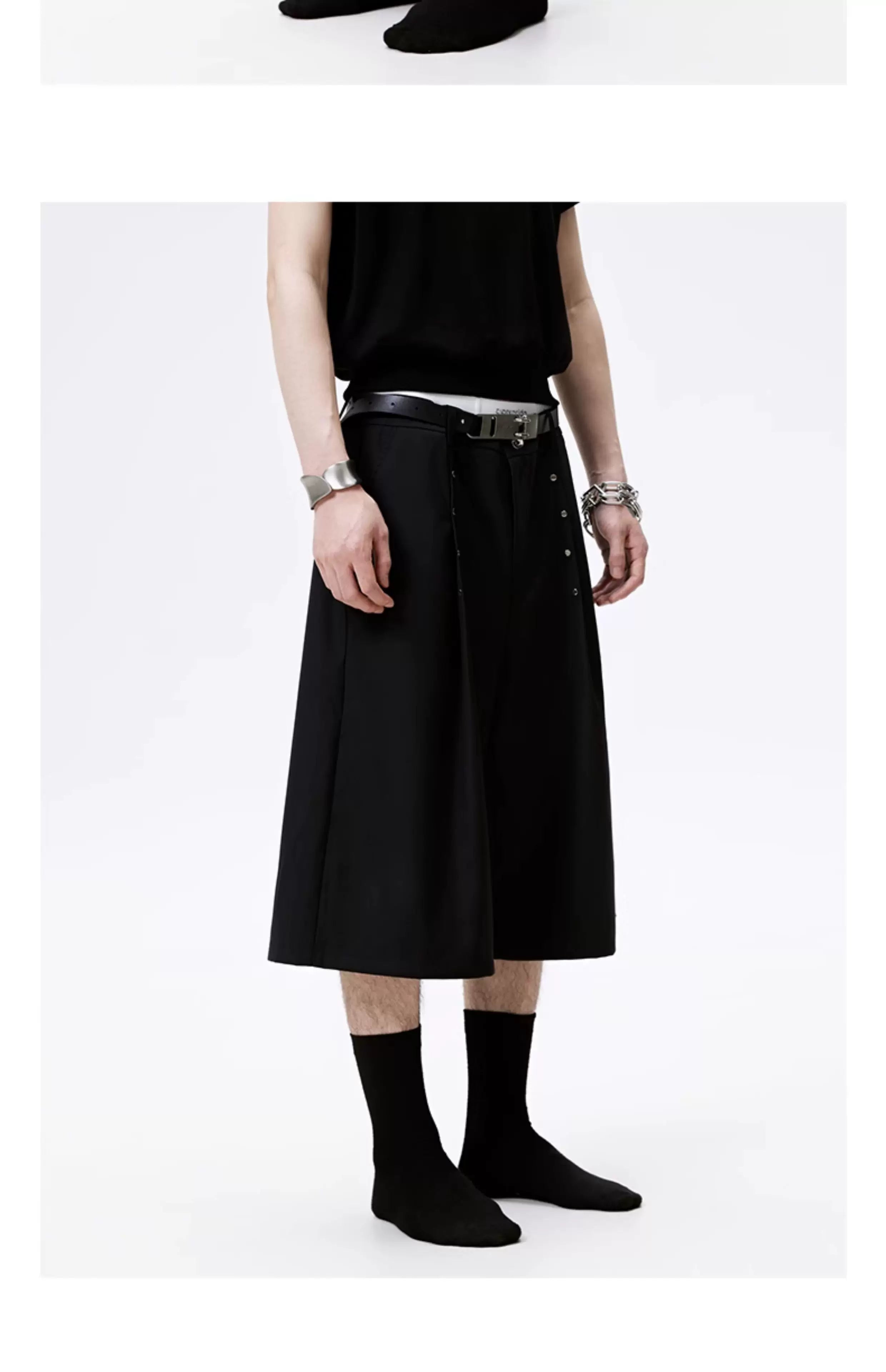 Metal Studded Pleated Wide Leg Shorts