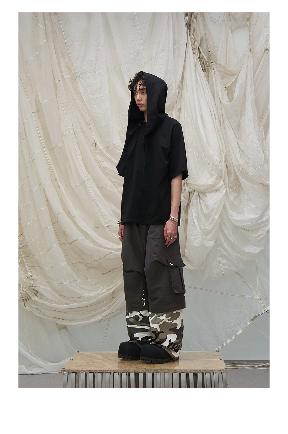 Skin-Friendly Short-Sleeve Detachable Small Hooded Tee