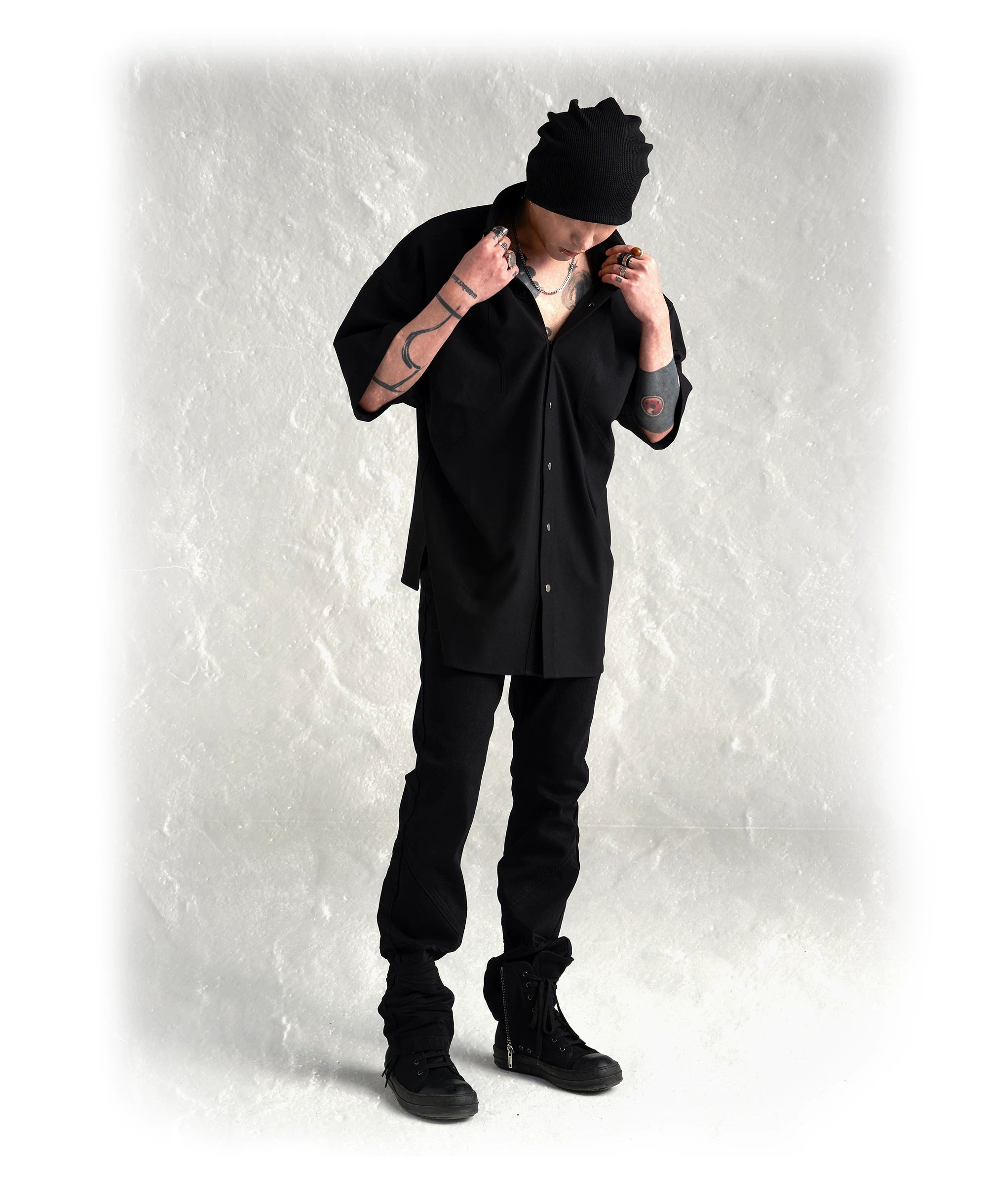 Men's Black Fitted Short Sleeve Shirt