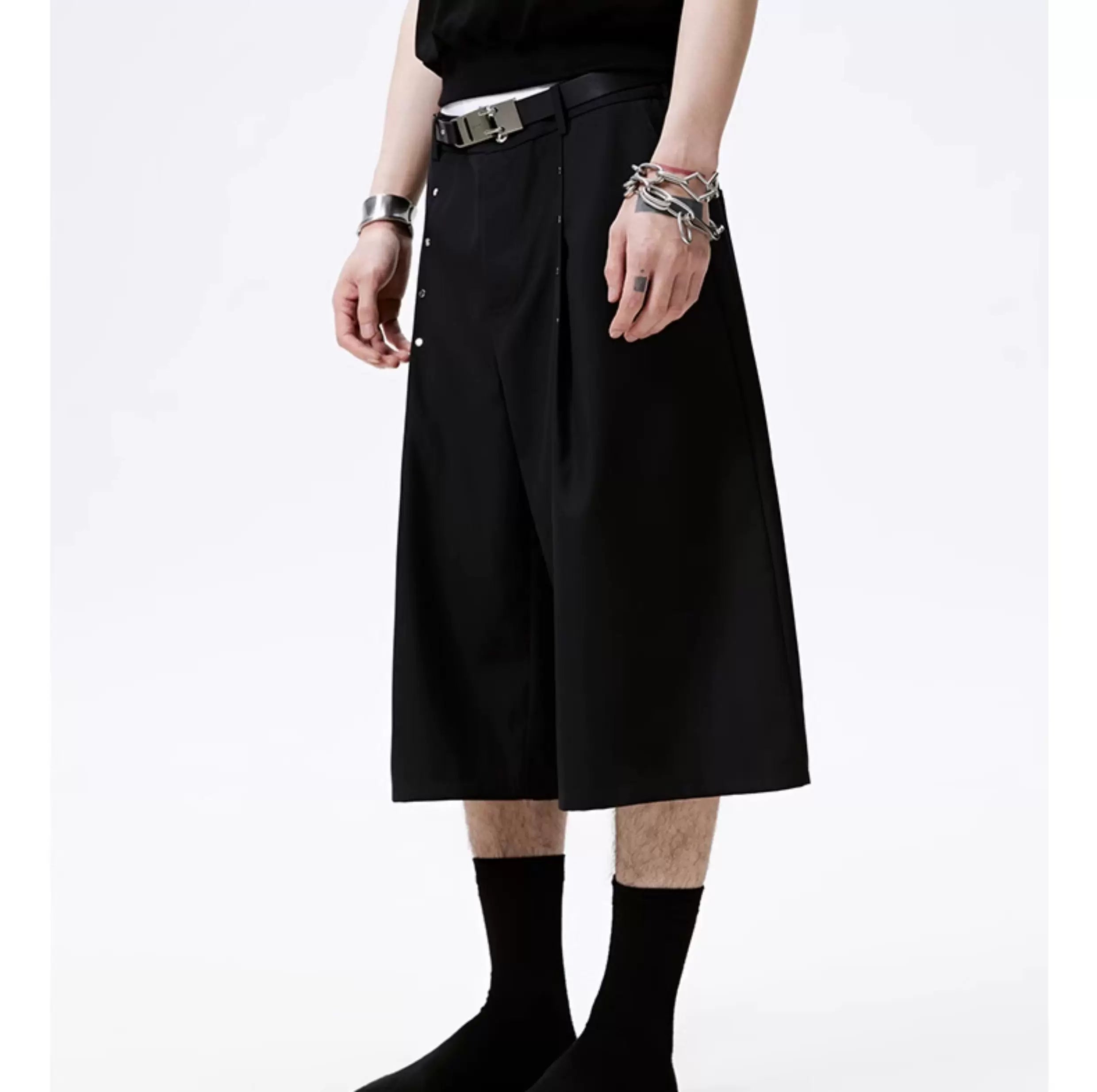 Metal Studded Pleated Wide Leg Shorts