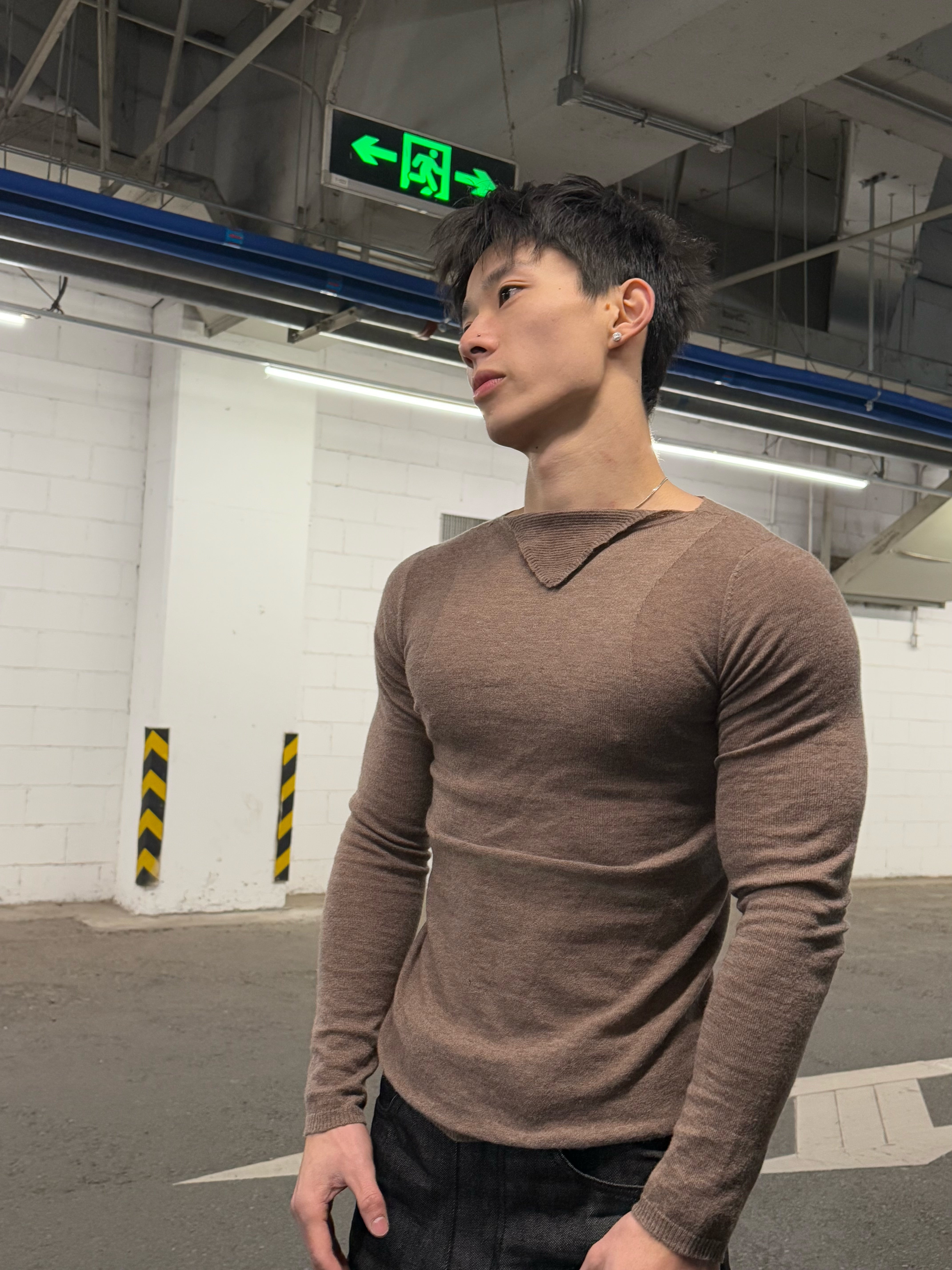 Lightweight Wool Slim Triangle Neck Sweater