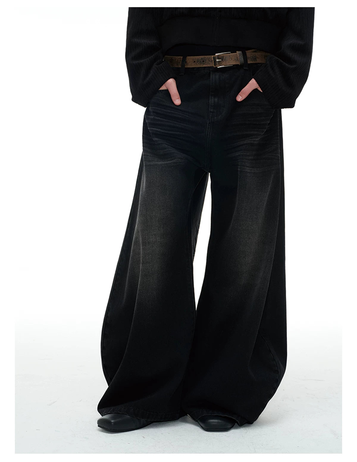 Pleated Distressed Wide Curved Jeans