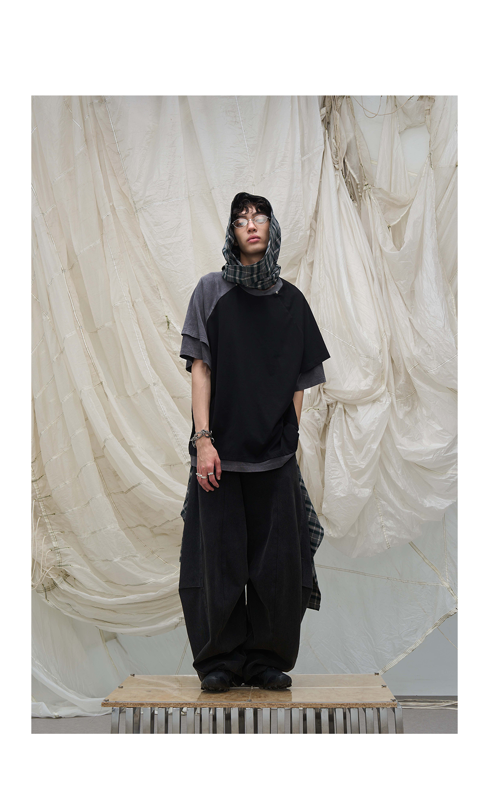 Detachable Hood Color Block Washed Tee