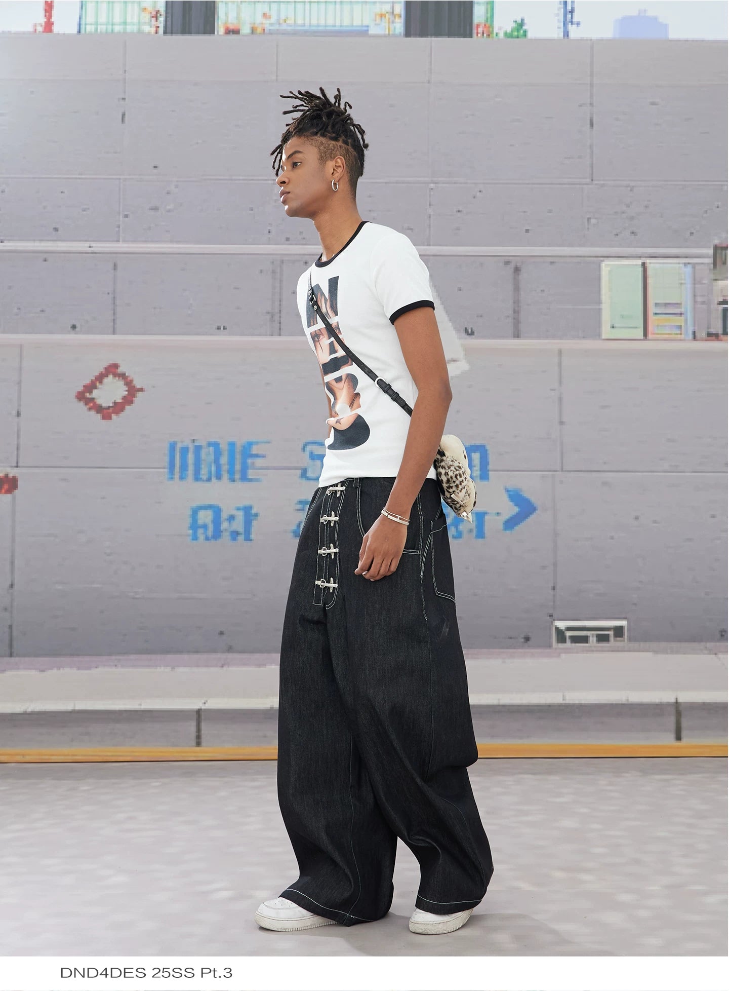 Baggy Curved Raw Denim Jeans