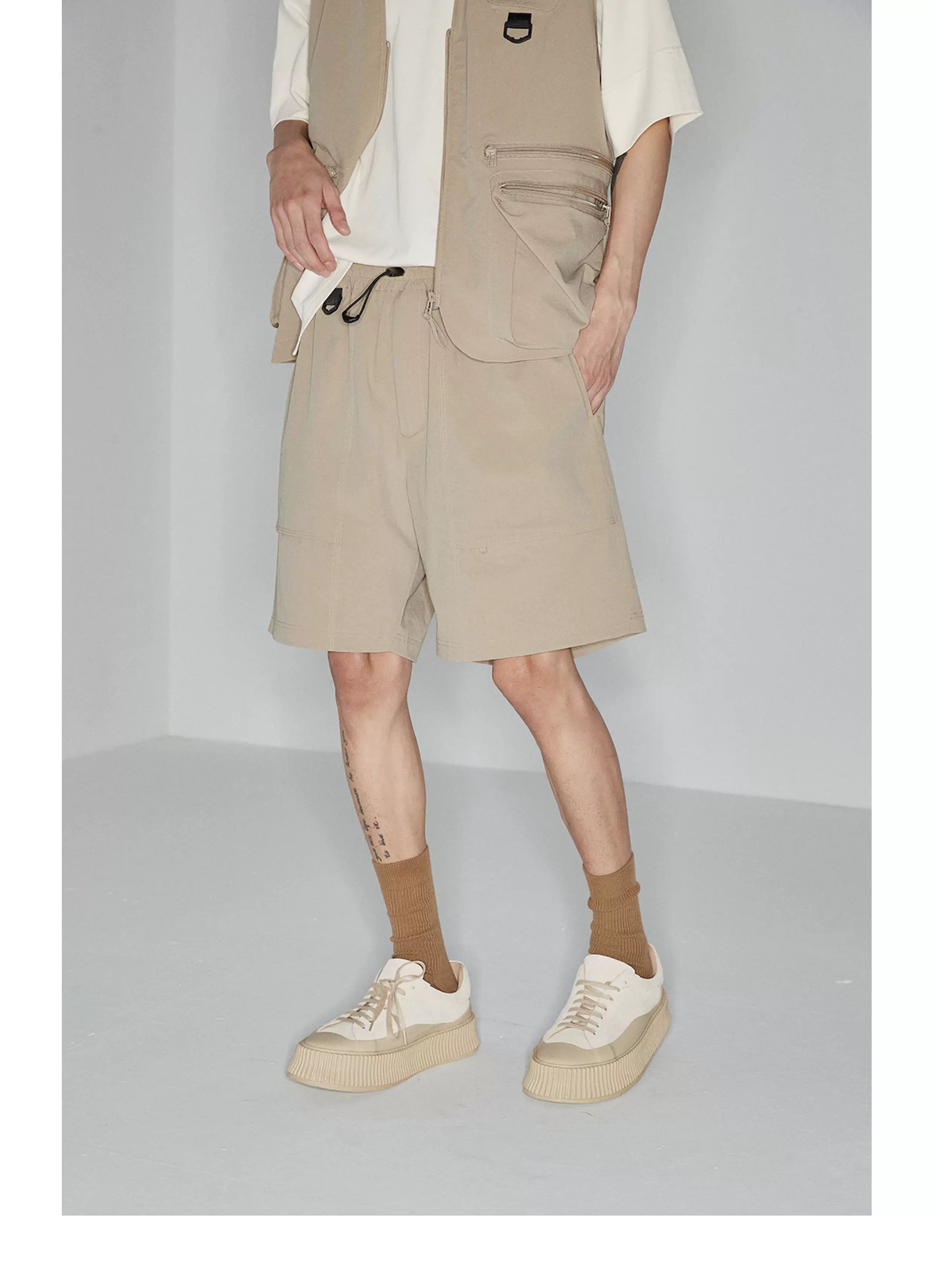Plaid Multi-Pocket Elastic Waist Shorts