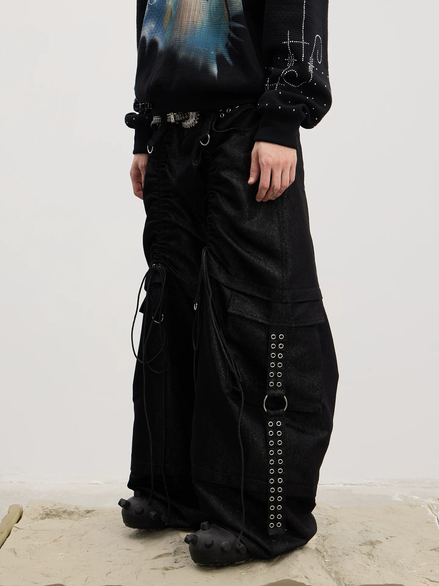 Adjustable Ruched Strap Pocket Cargo Jeans