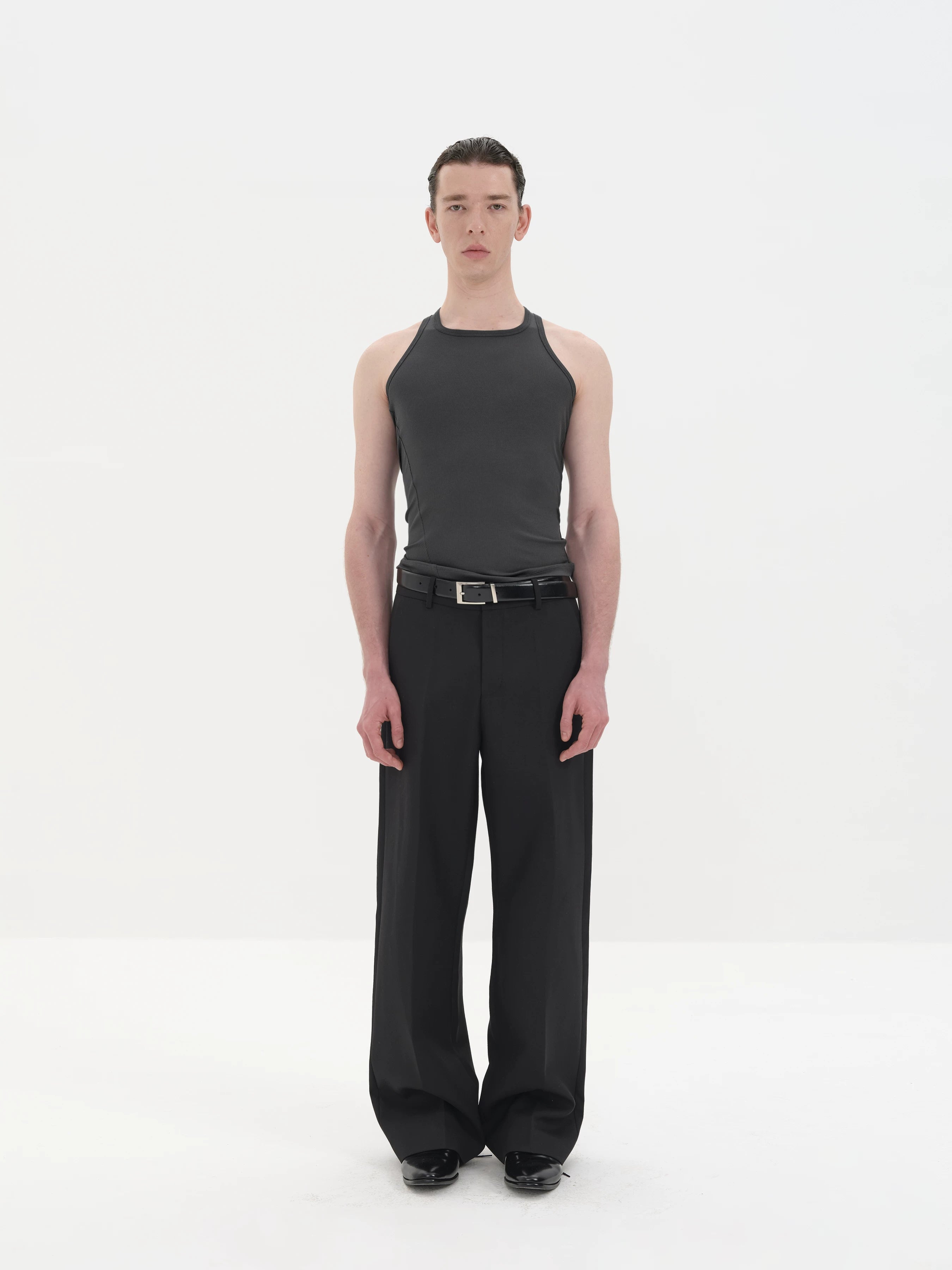 Flattering Lightweight Narrow Collar Vest