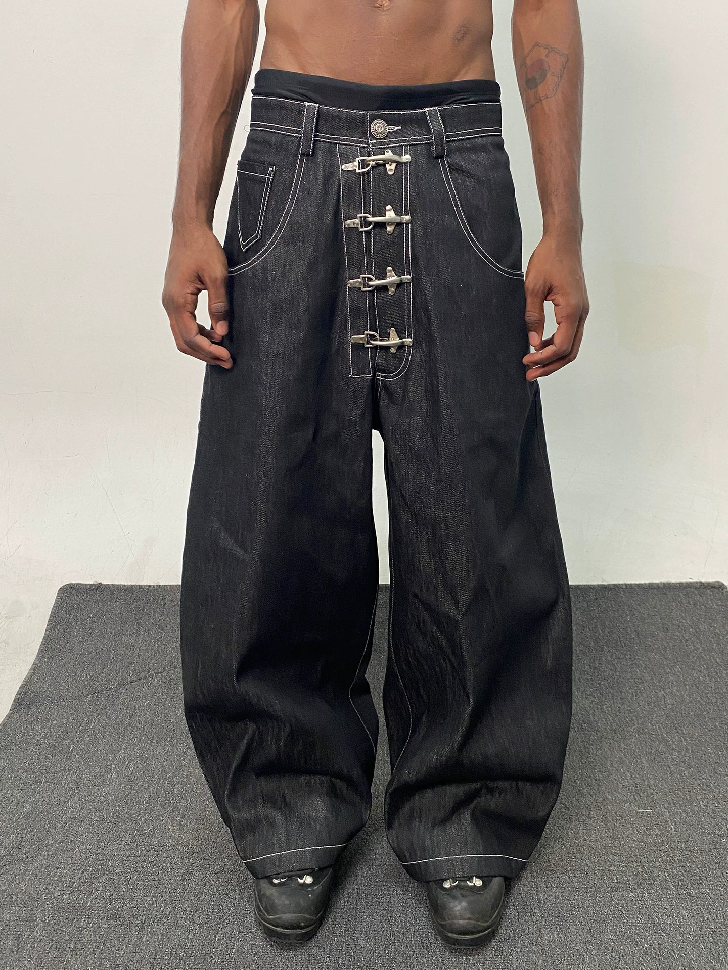 Baggy Curved Raw Denim Jeans