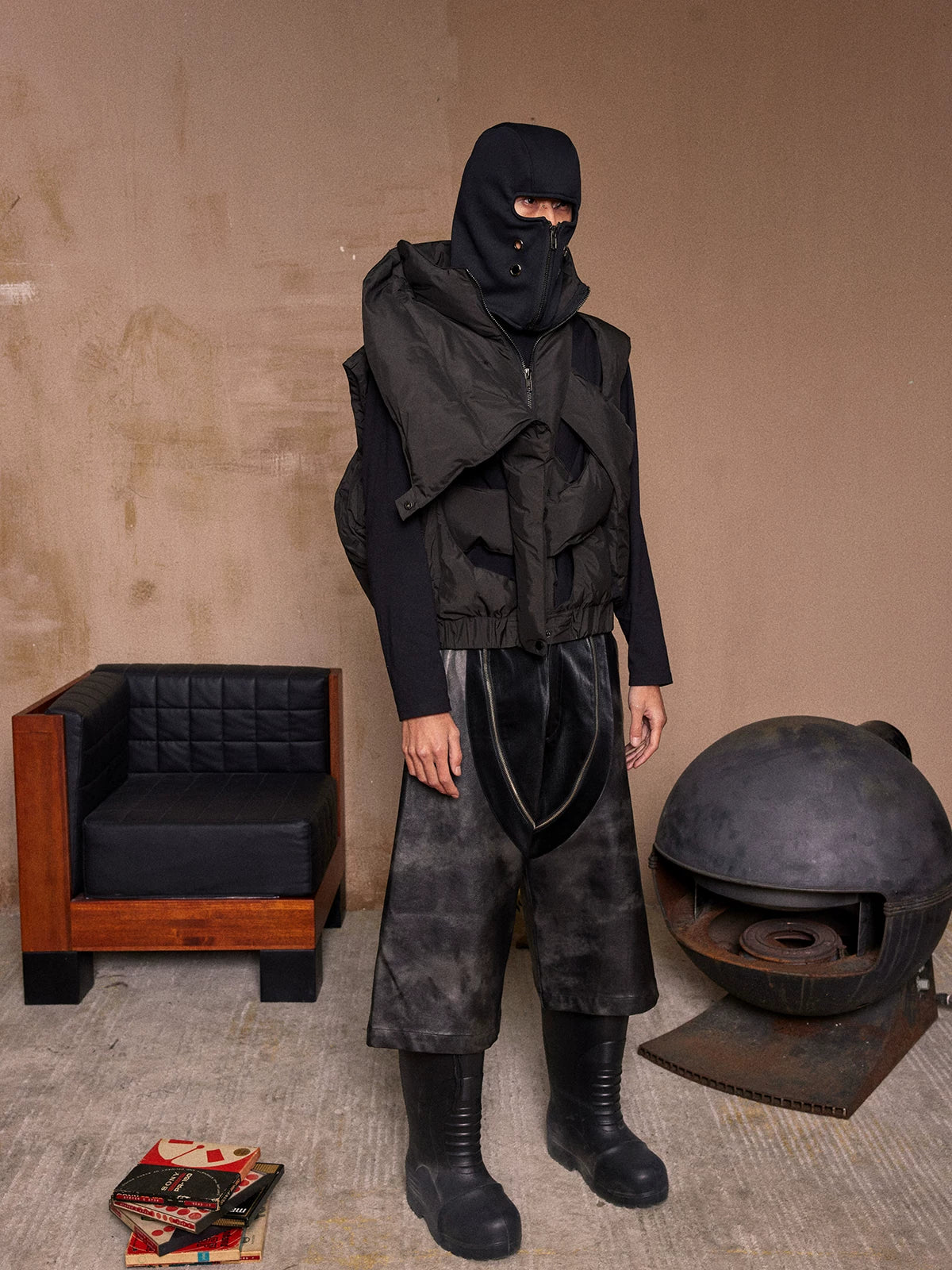 Unisex Puffy Cutout Dark Cotton Vest