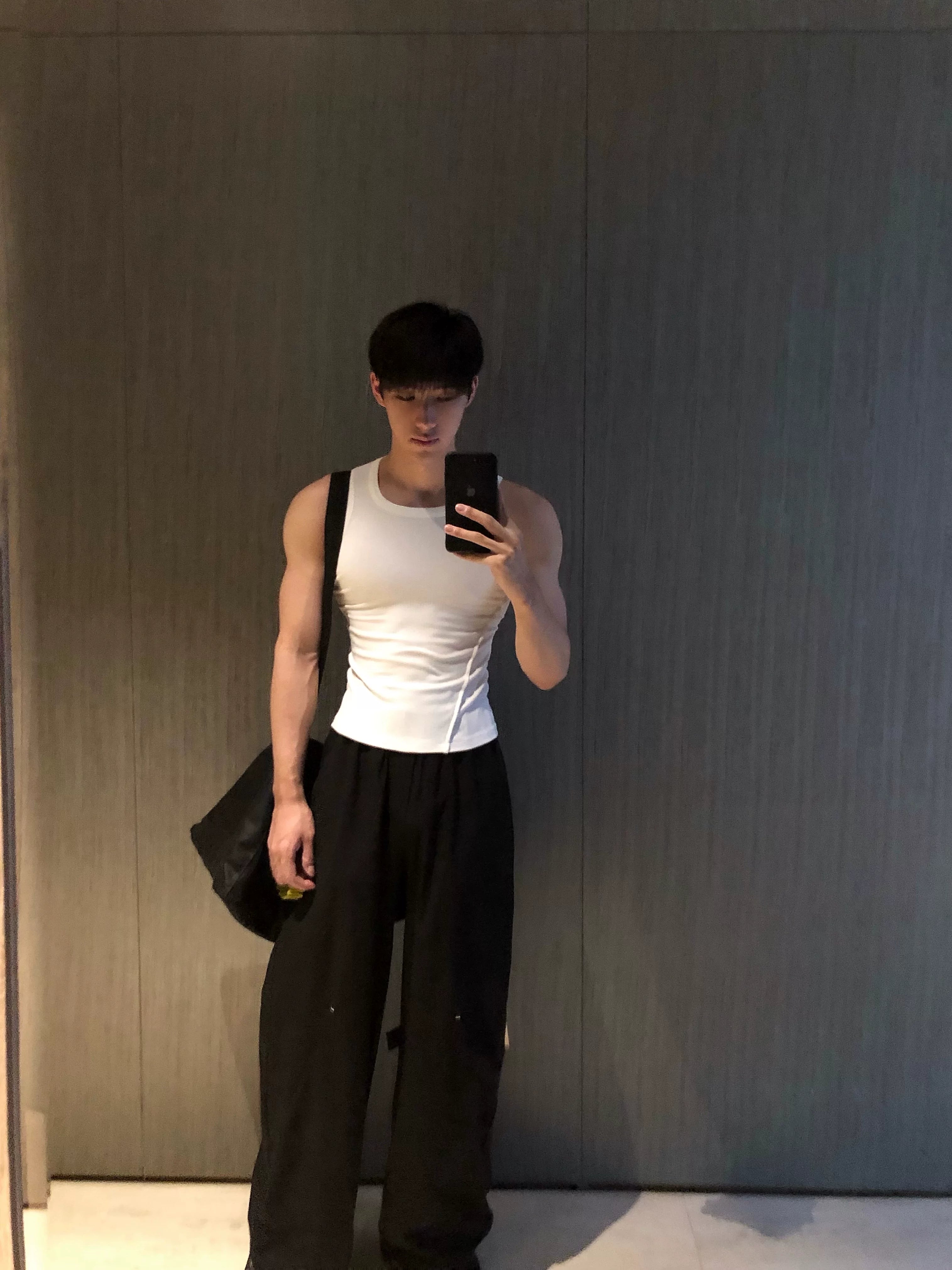 Stretchy Fitted U-Neck Tank Tops