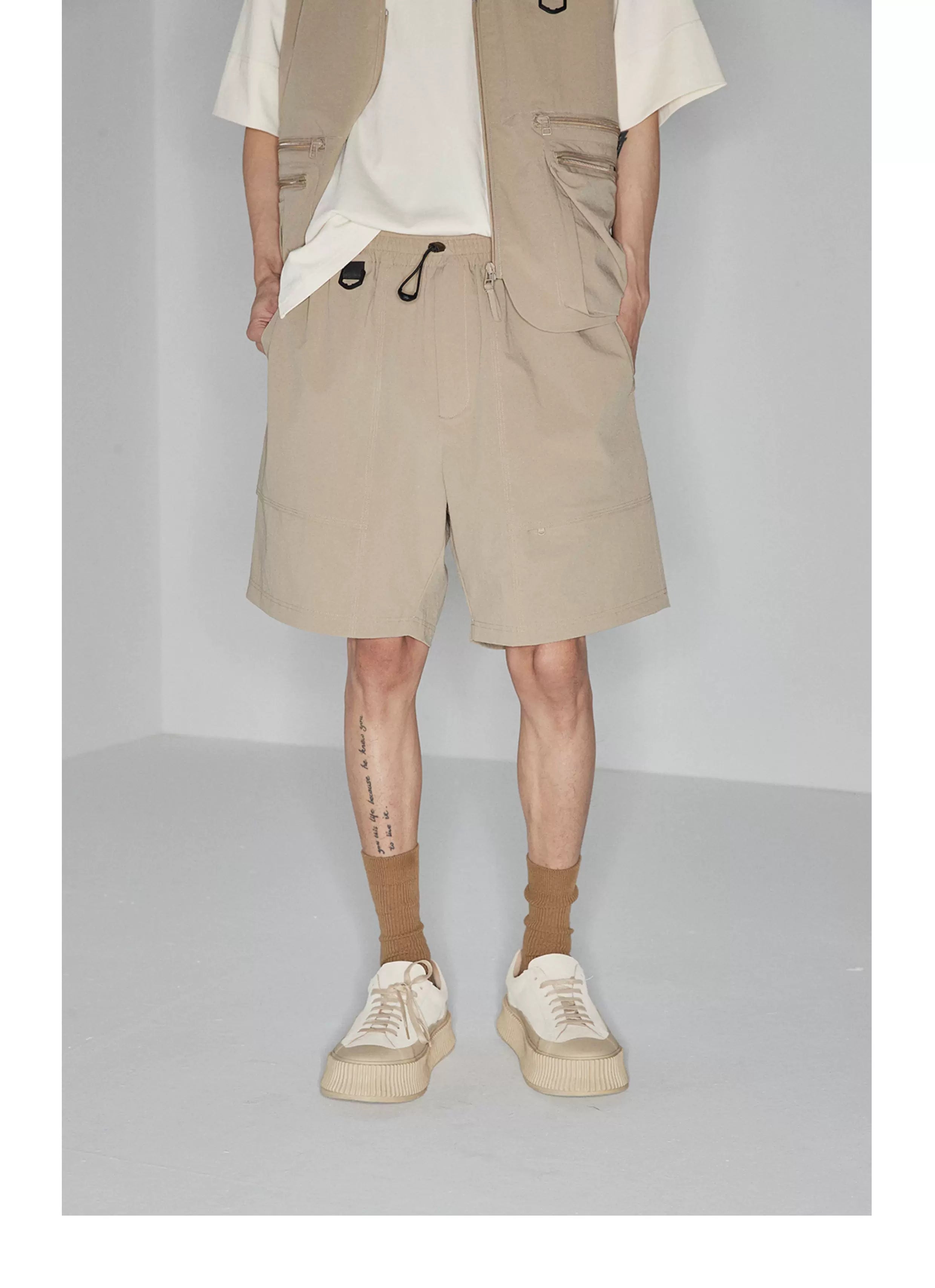 Plaid Multi-Pocket Elastic Waist Shorts