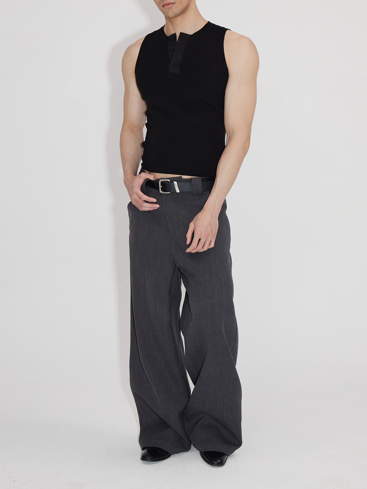 Wrinkle-Resistant V-Neck Cardigan Vest