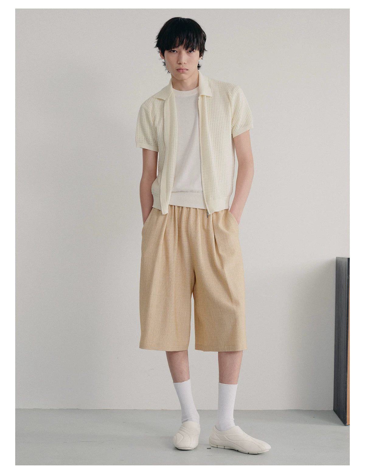 Bubble Pleated Plaid Capri Pants