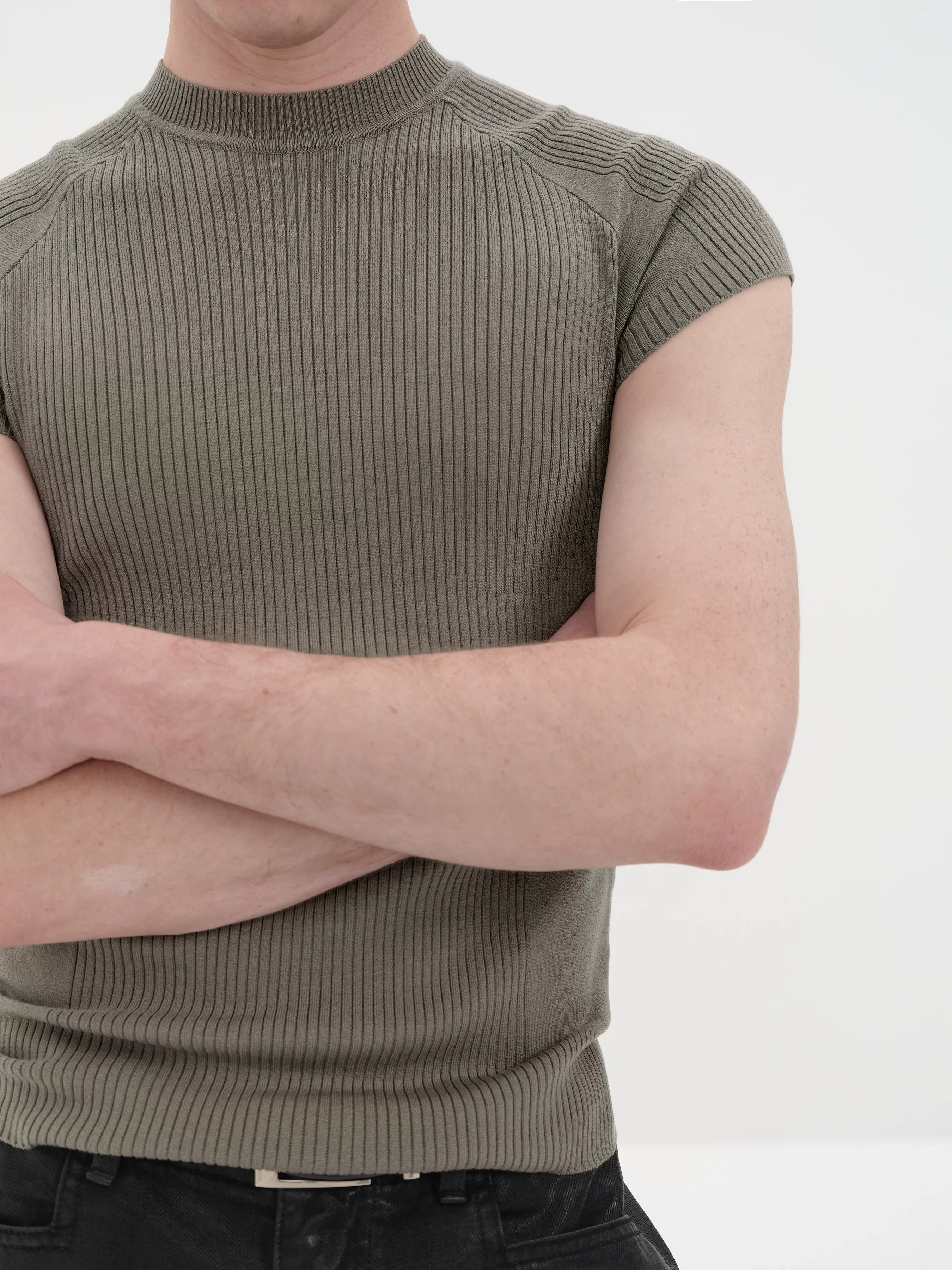 Lightweight Ribbed Short Sleeves