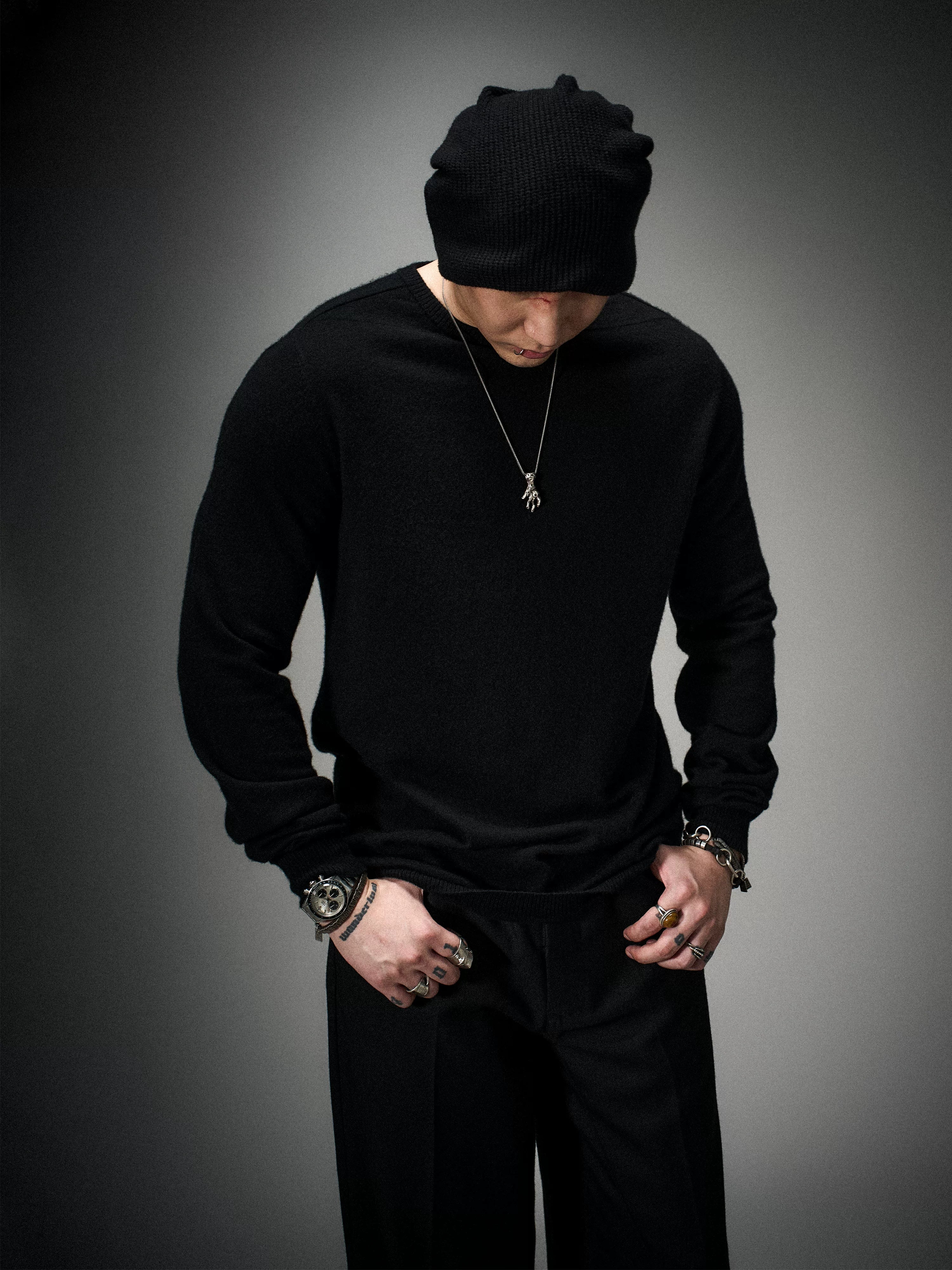 Fitted Dark Tailored Merino Cashmere Sweater