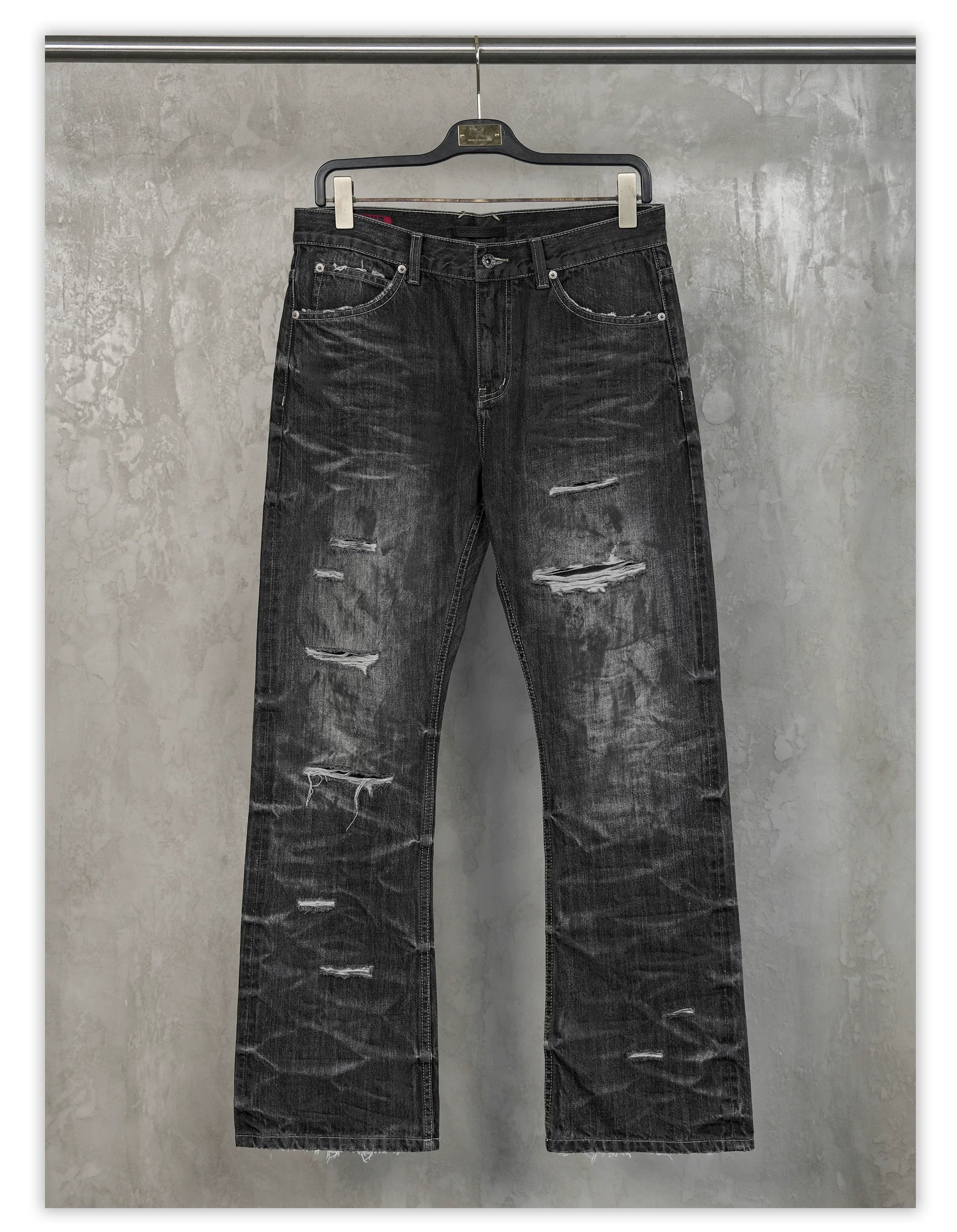 Distressed Straight Cut Jeans