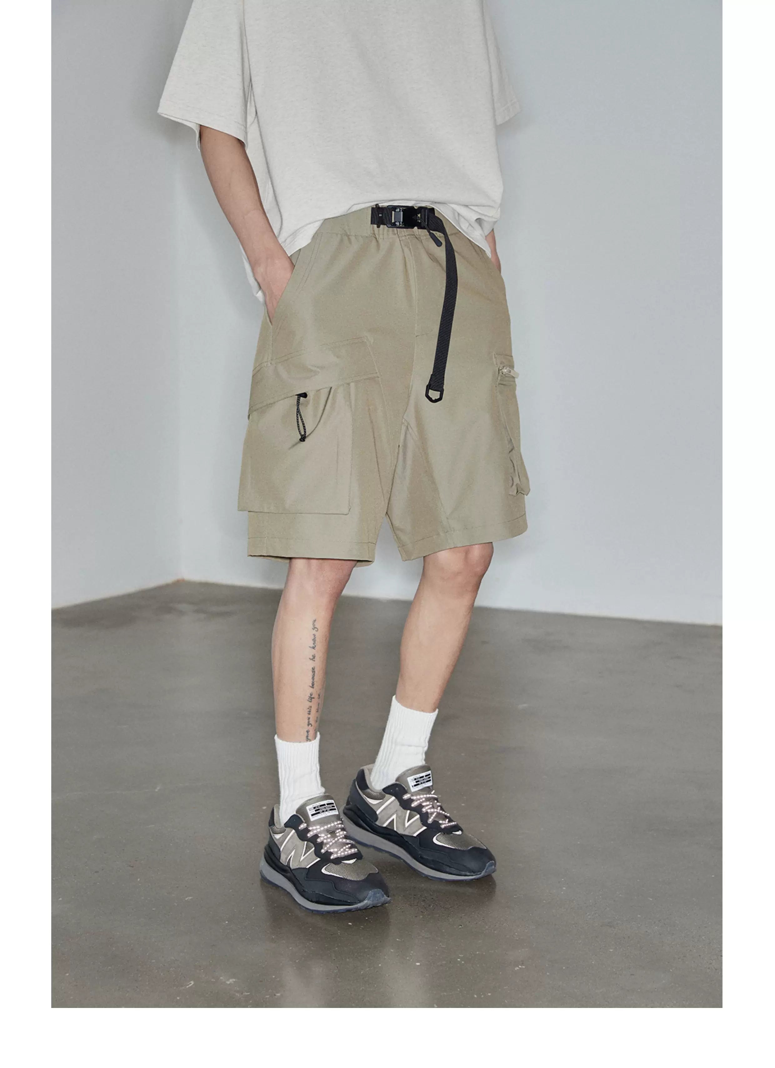 Magnetic Belted Elastic Multi-pocket Shorts