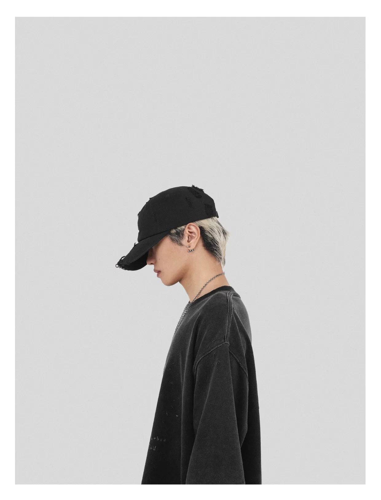 Distressed Embroidered Curved Brim Baseball Caps
