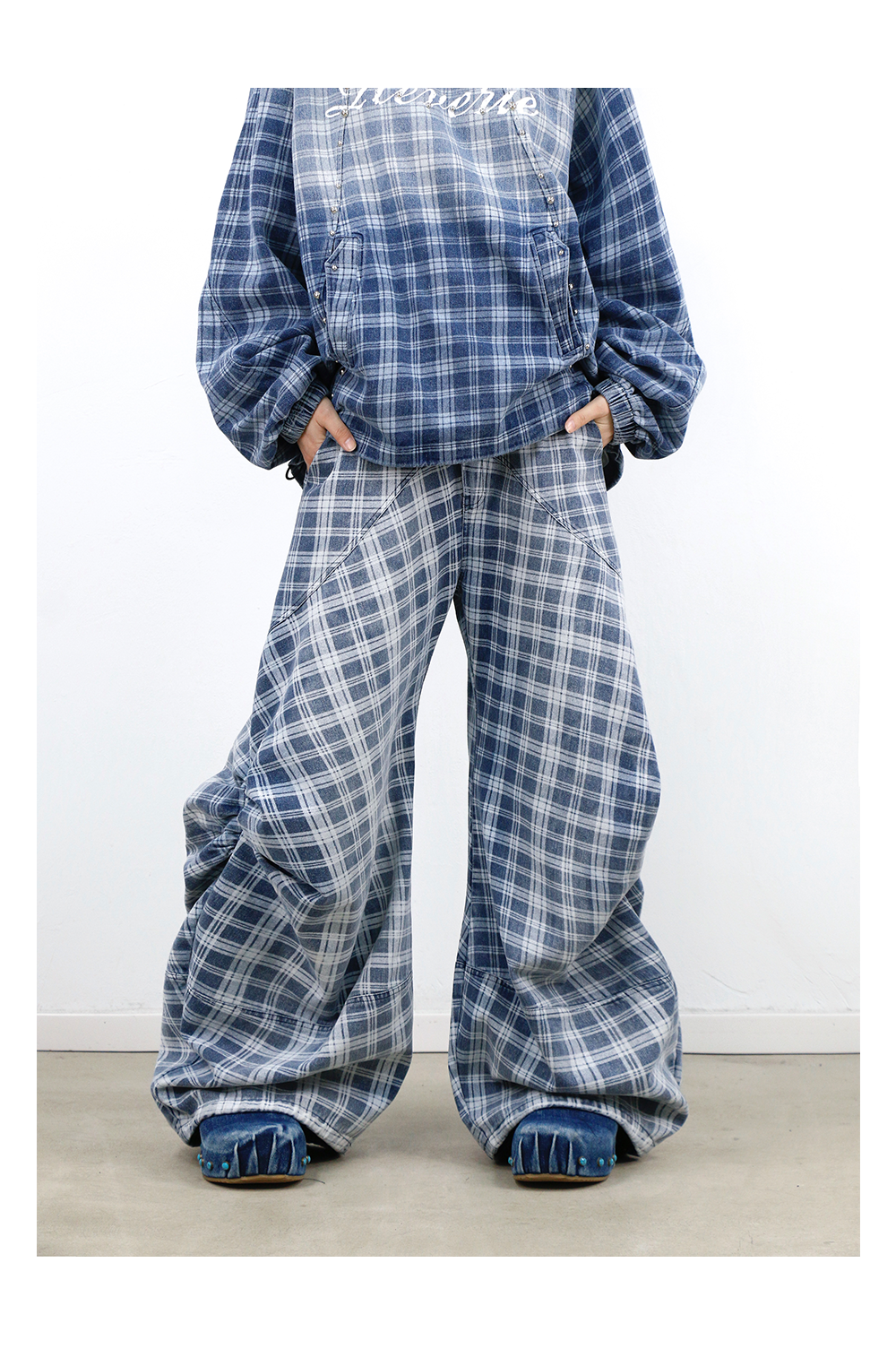 Loose Gradient Washed Plaid Print Jeans