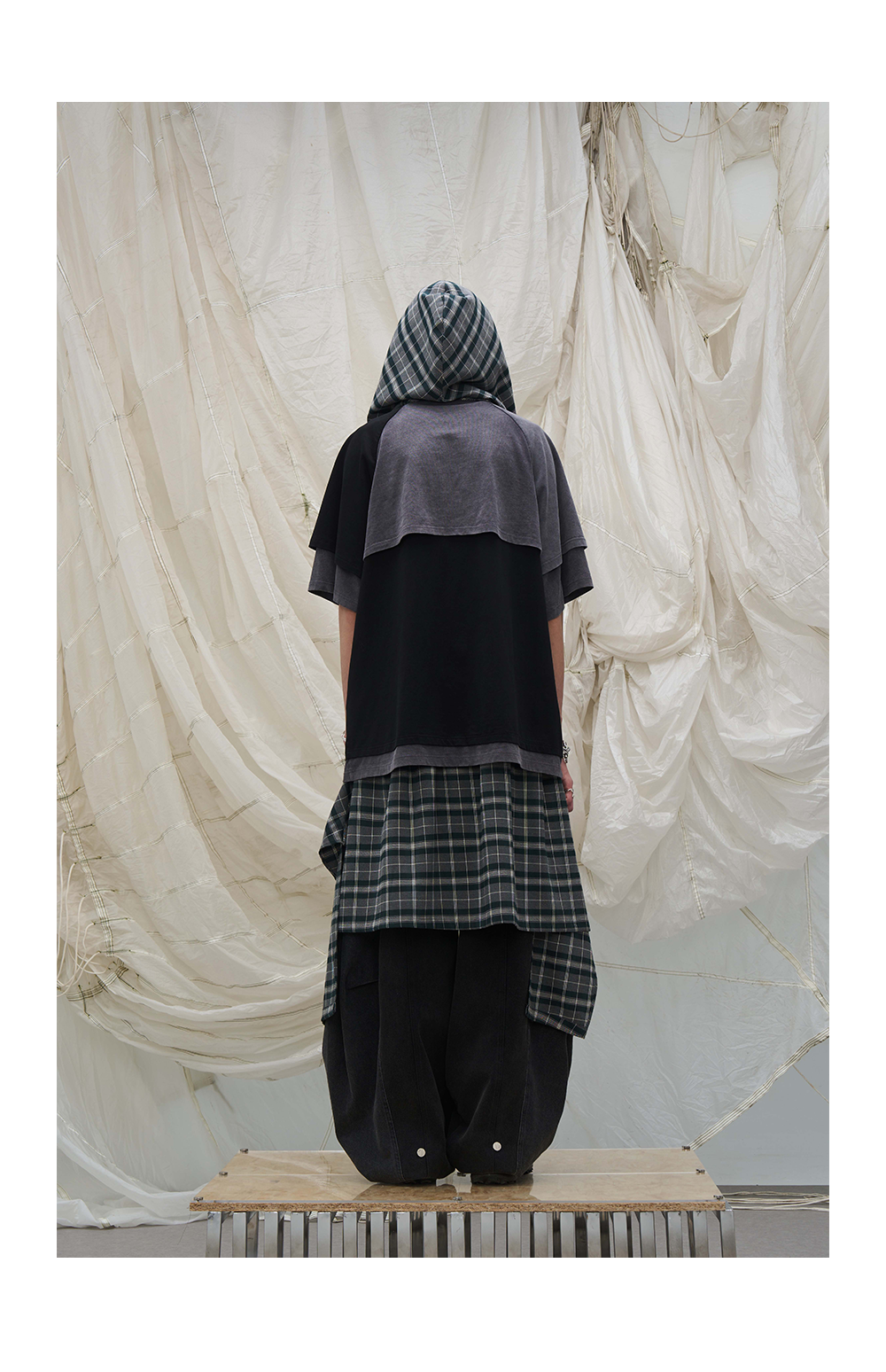 Detachable Hood Color Block Washed Tee