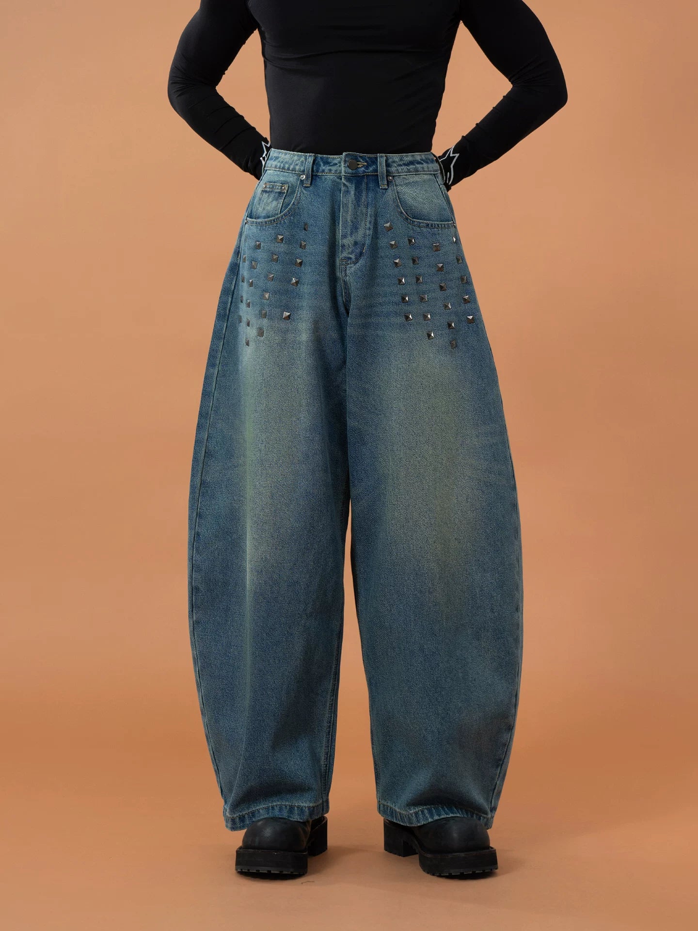 Men's Blue Riveted Curved Jeans