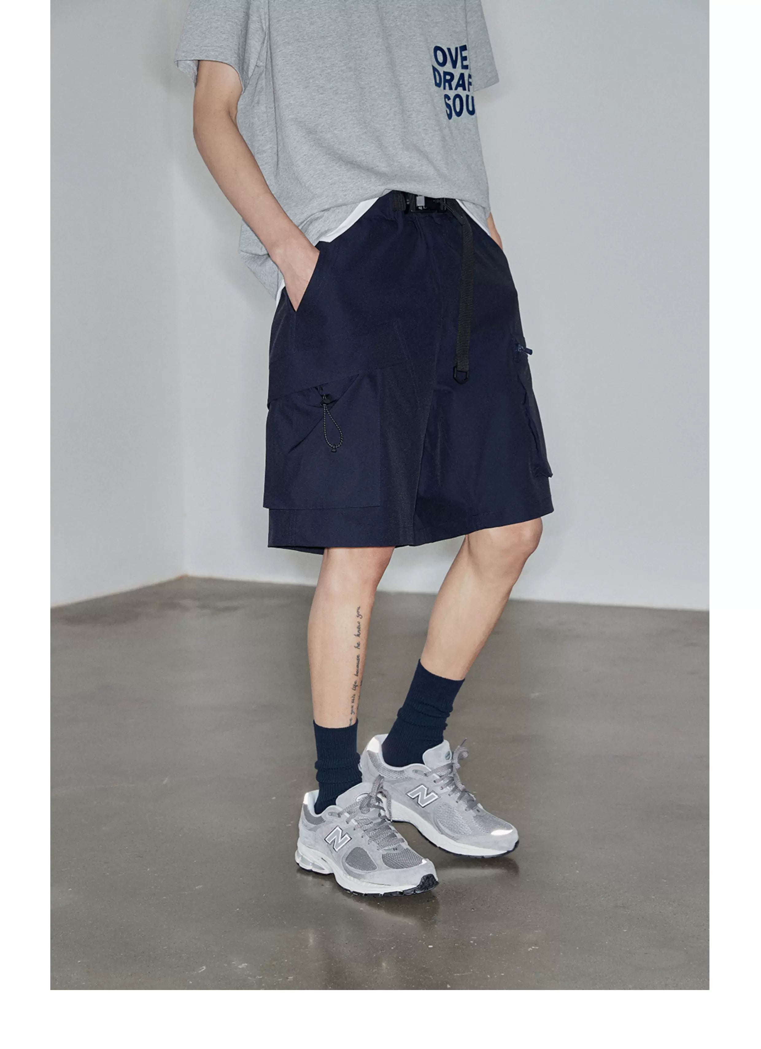 Magnetic Belted Elastic Multi-pocket Shorts