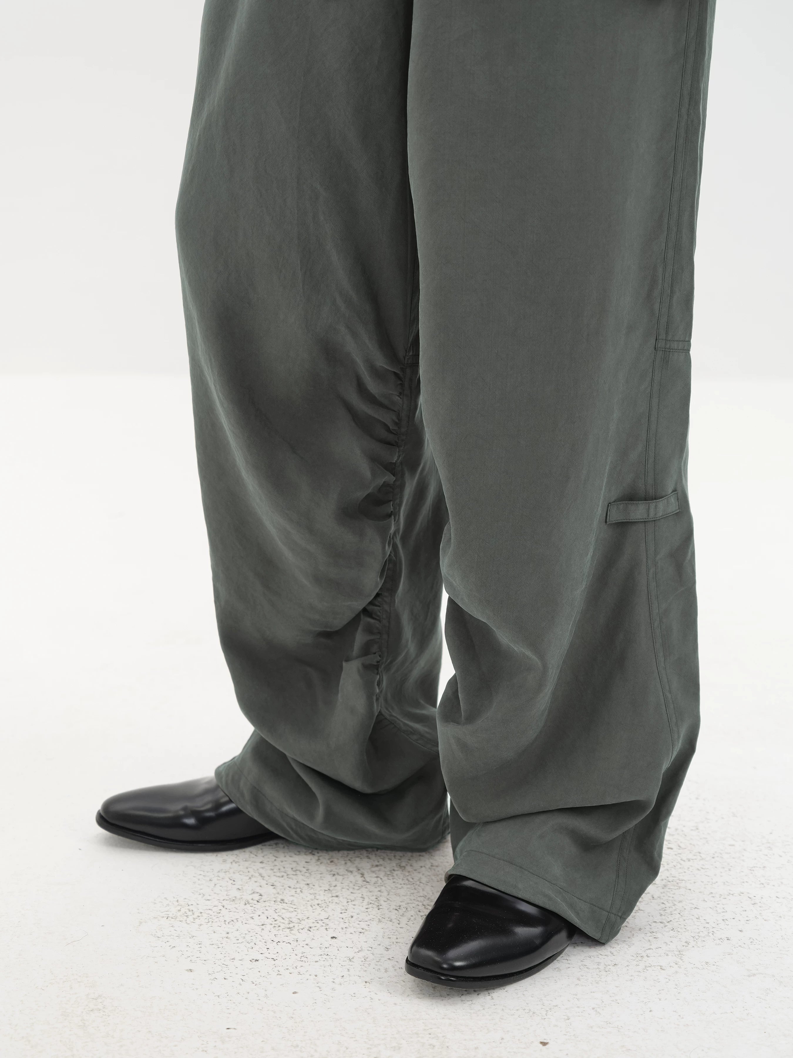 Sand Washed Pleated Tencel Pants
