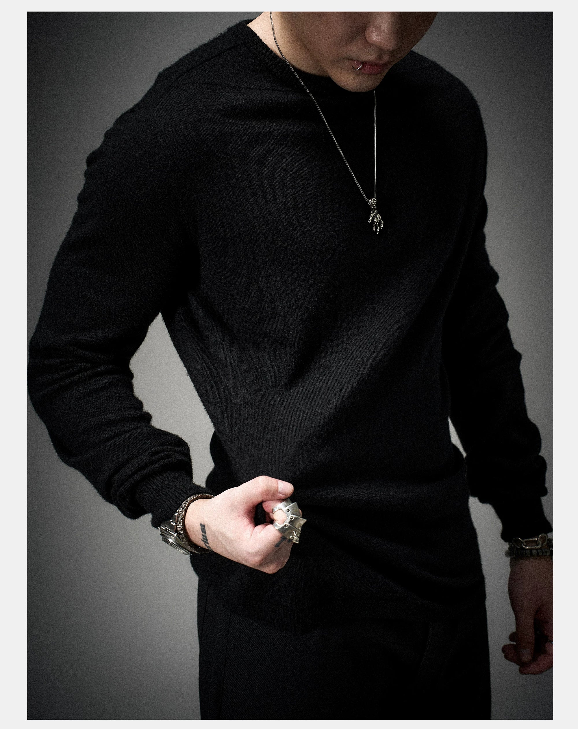 Fitted Dark Tailored Merino Cashmere Sweater