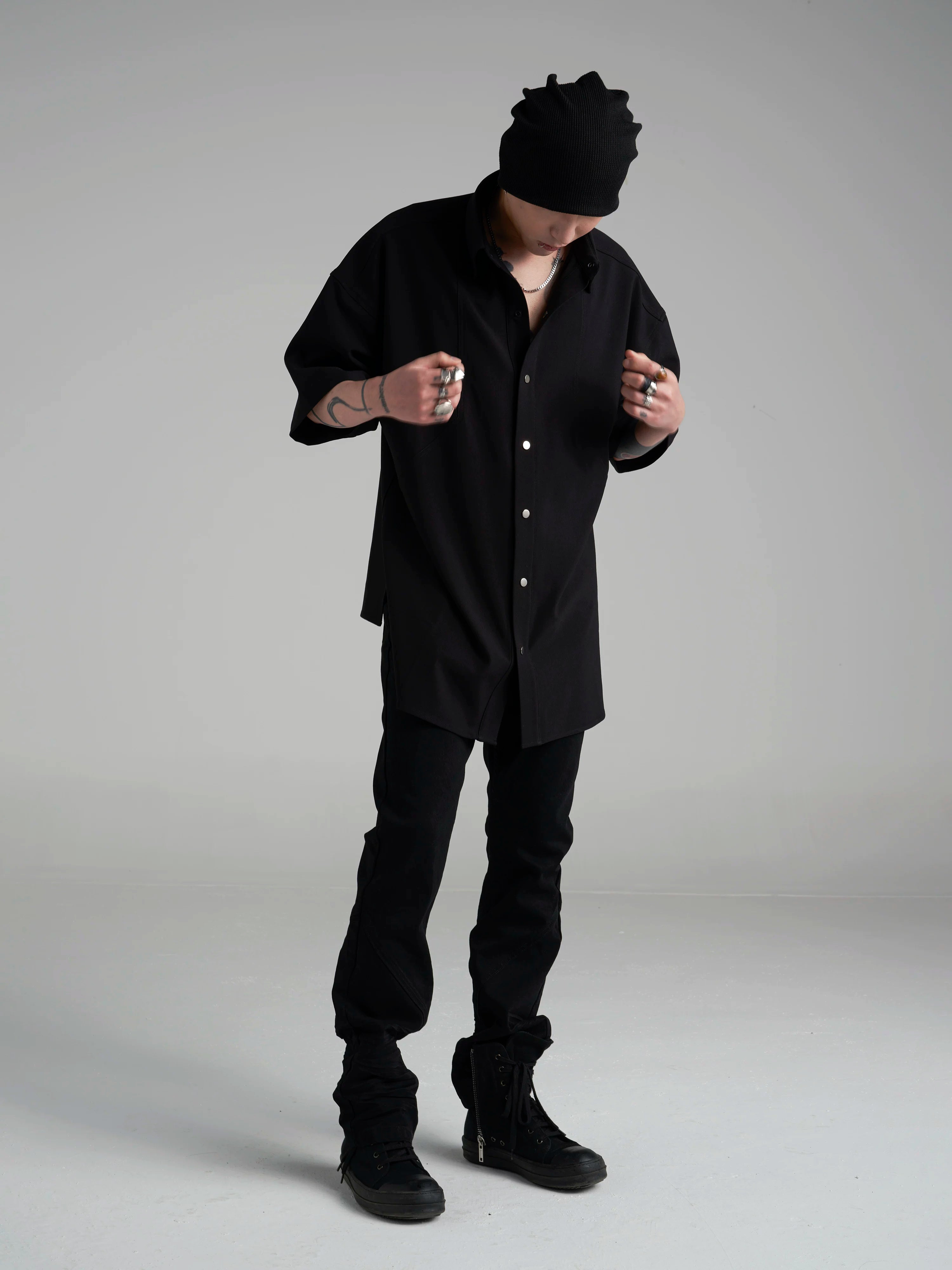 Men's Black Fitted Short Sleeve Shirt