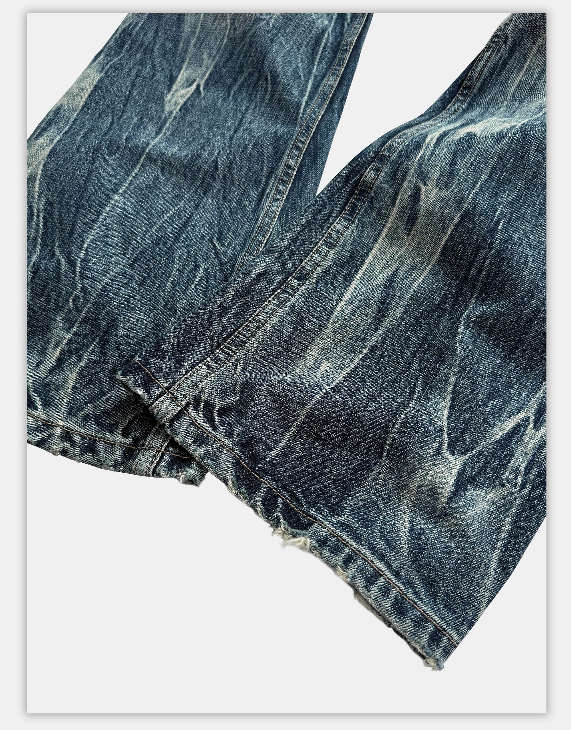 Vintage Washed Blue Printed Curved Jeans