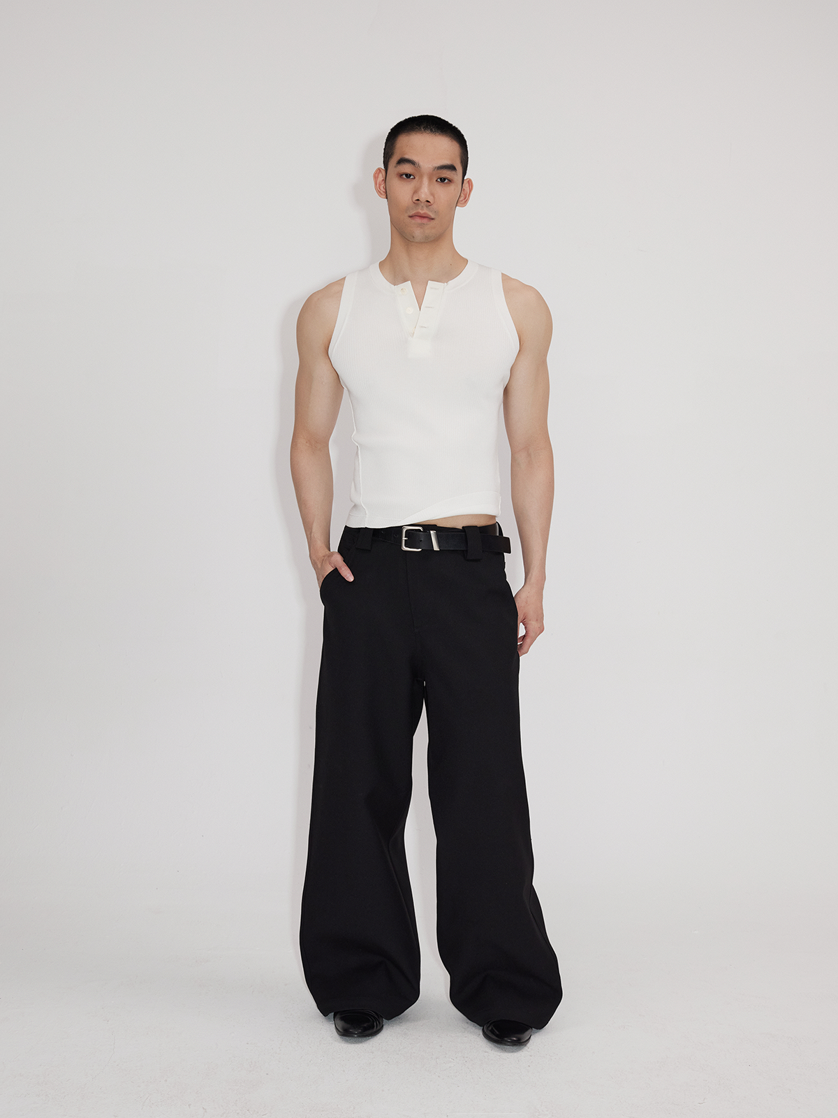 Wrinkle-Resistant V-Neck Cardigan Vest