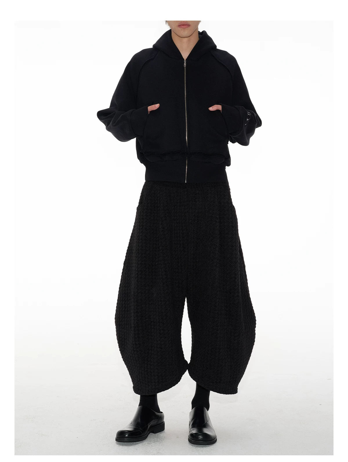 Jacquard Low-Rise Cropped Pants