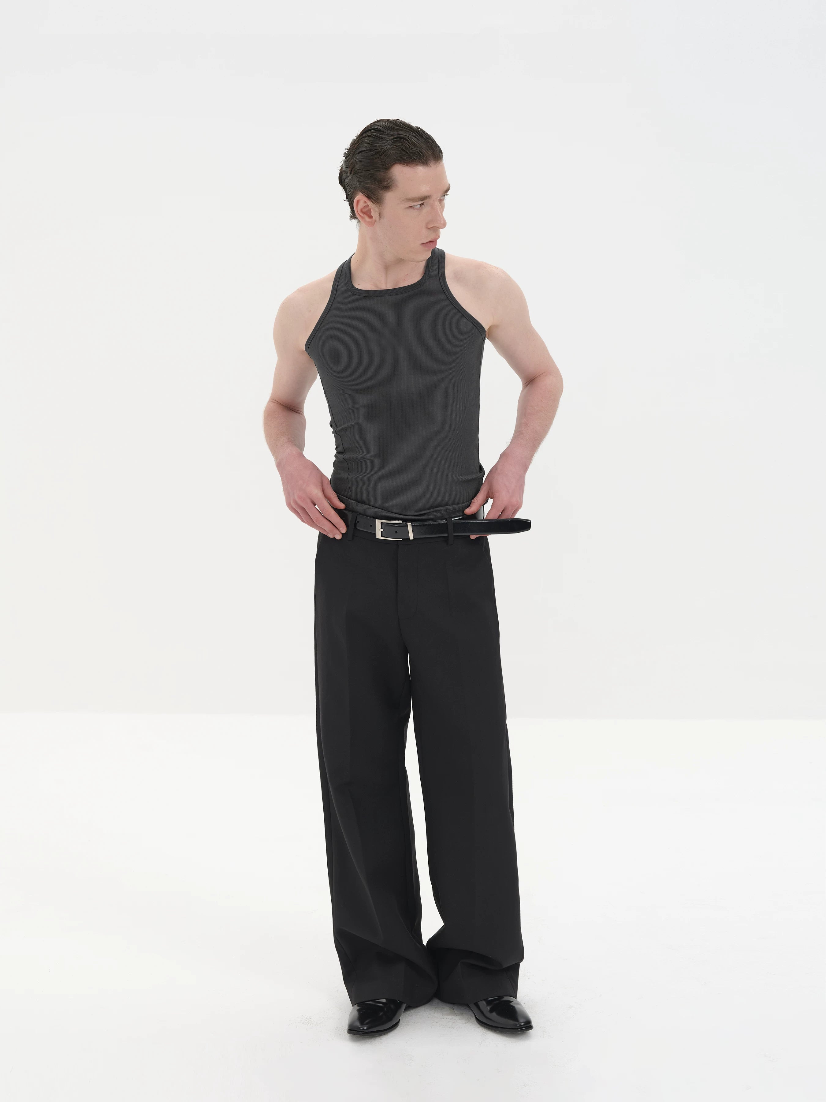 Flattering Lightweight Narrow Collar Vest