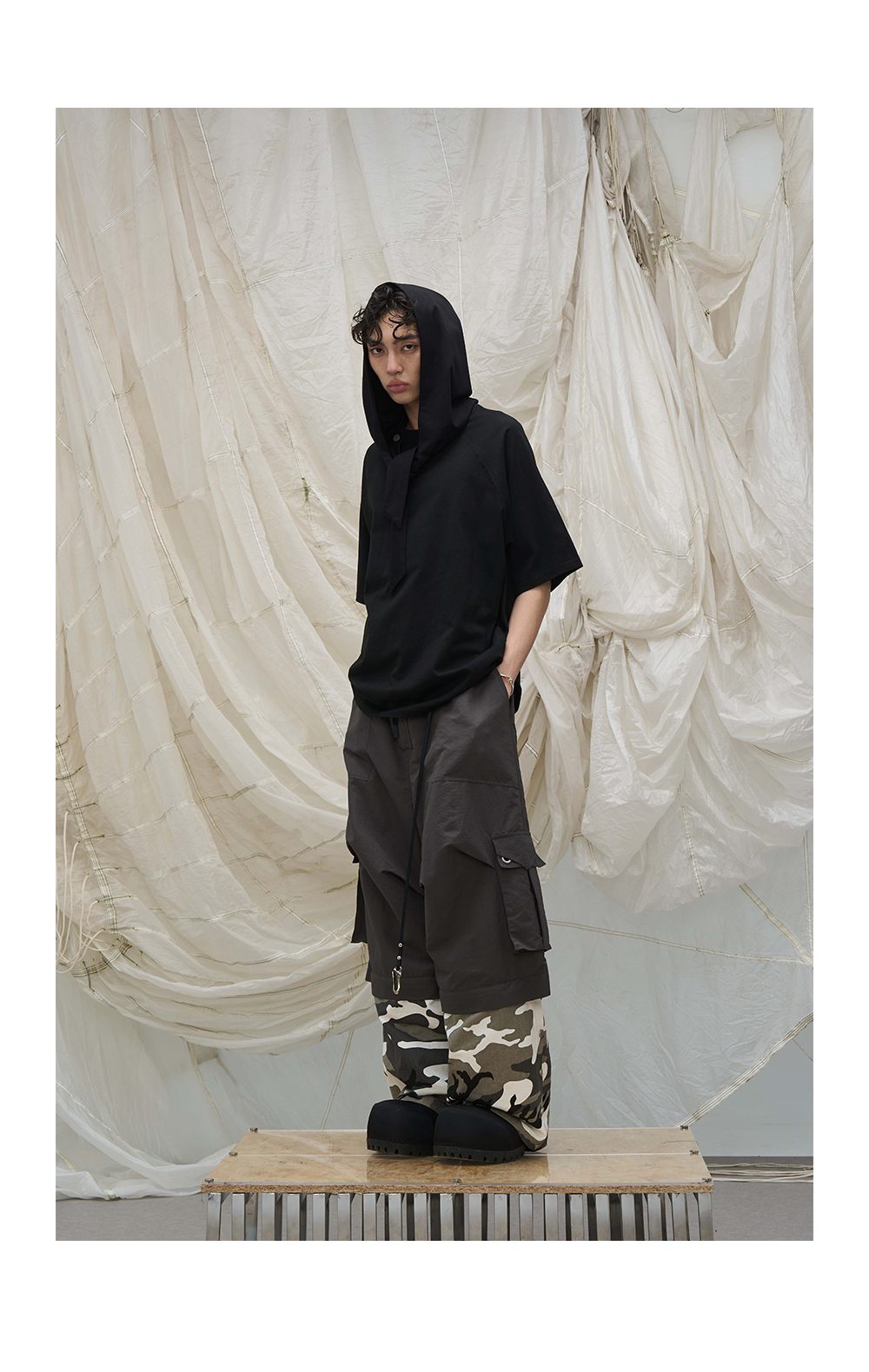 Skin-Friendly Short-Sleeve Detachable Small Hooded Tee