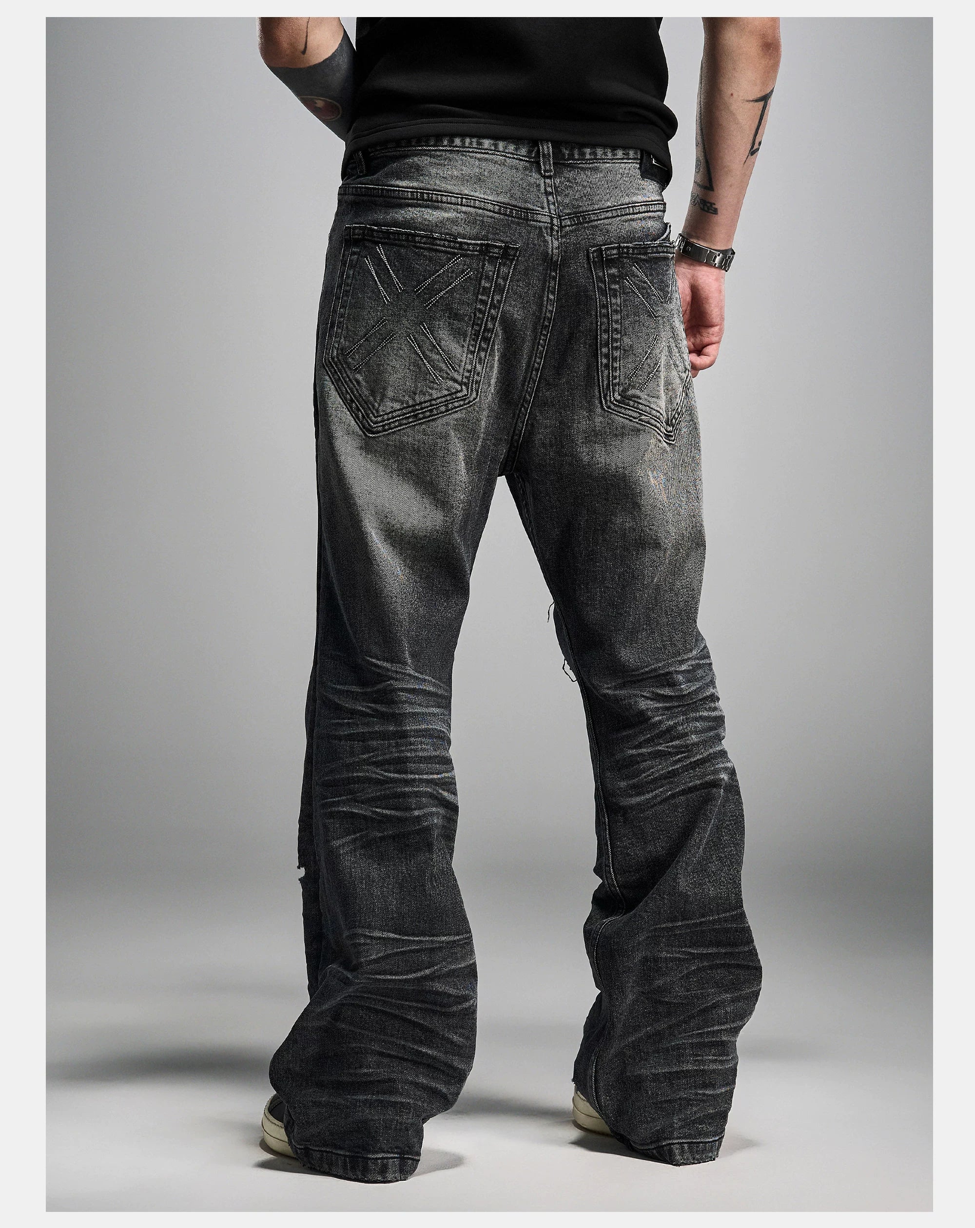 Distressed Gray Wash Relaxed Curved Jeans