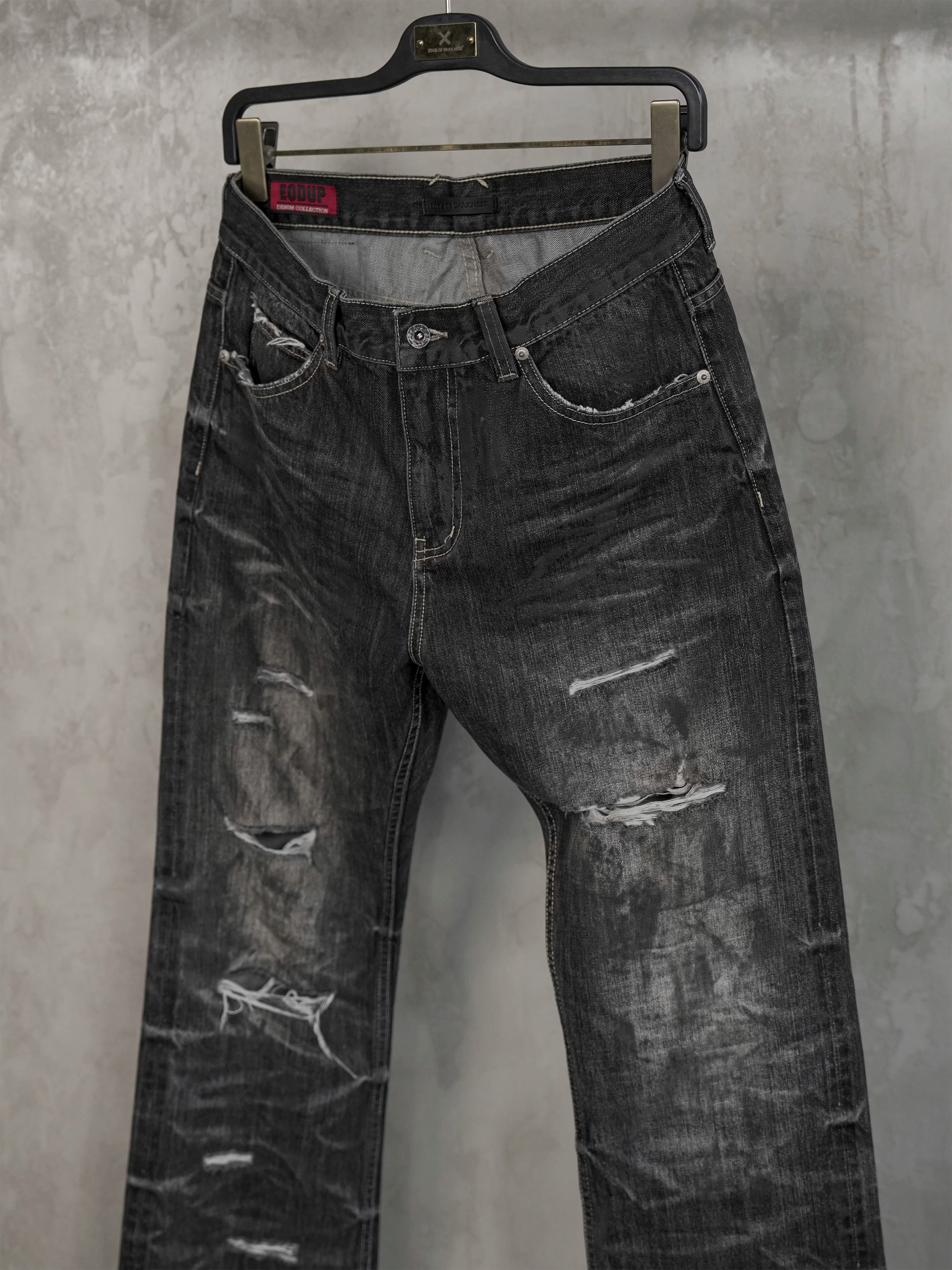 Distressed Straight Cut Jeans