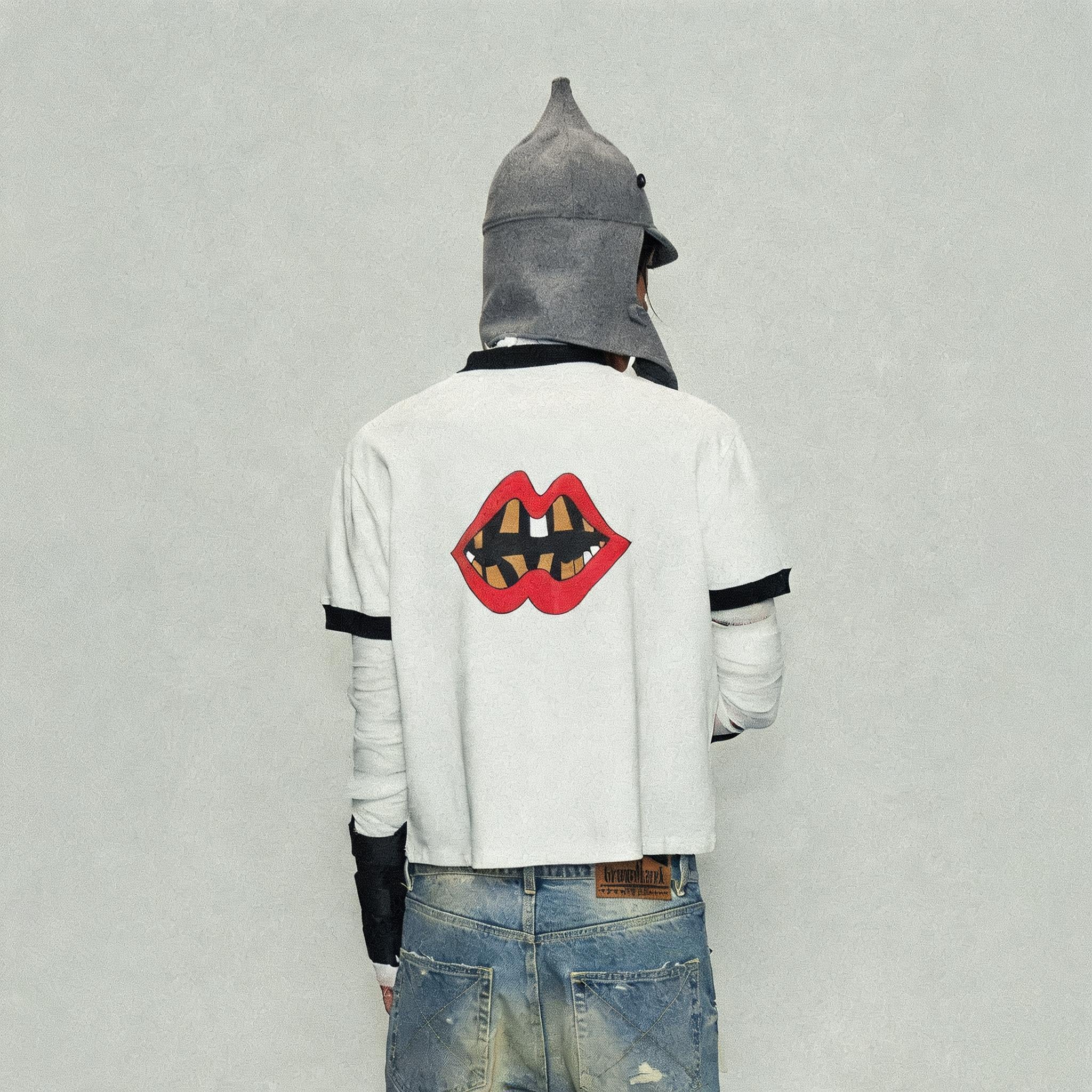 White Cropped Lip Print Ribbed Tee