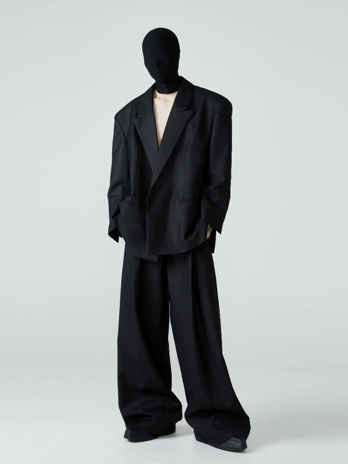 Men's Cropped Black Padded Drapey Blazer