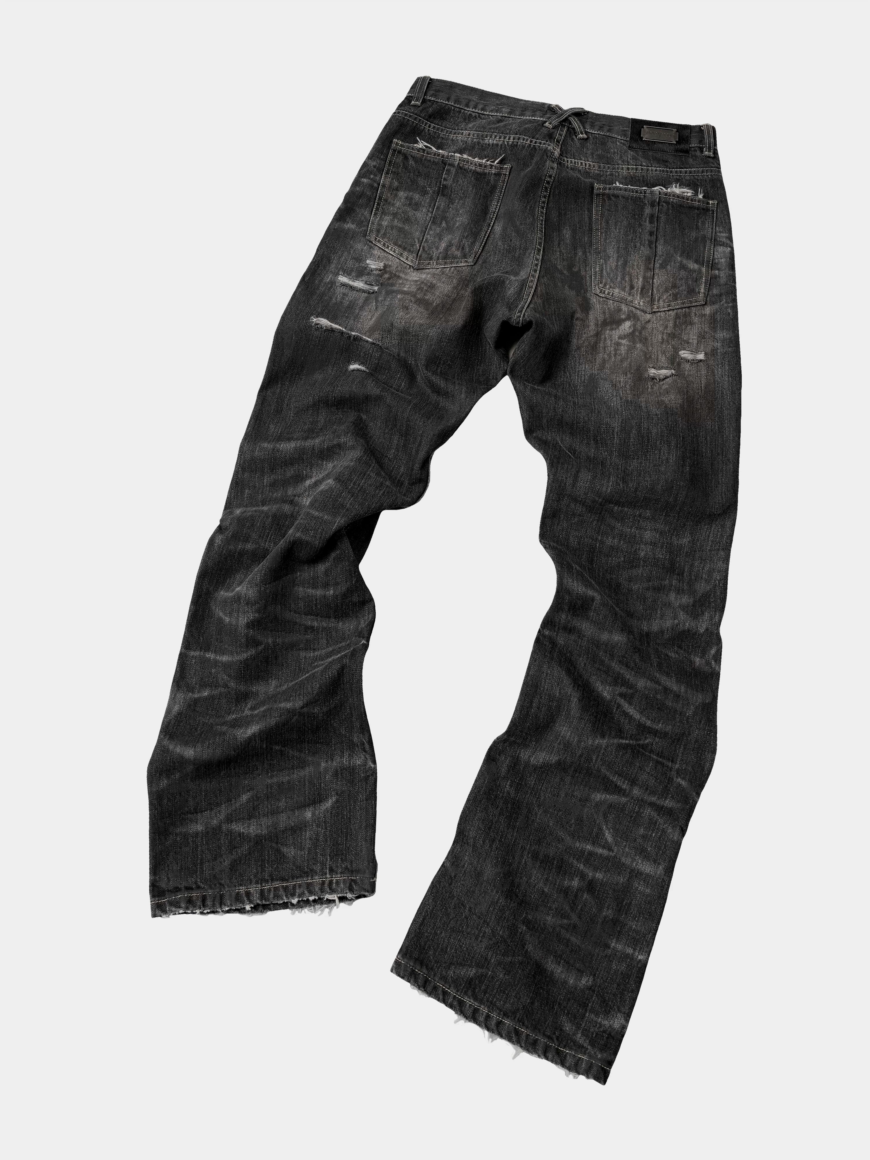 Distressed Straight Cut Jeans