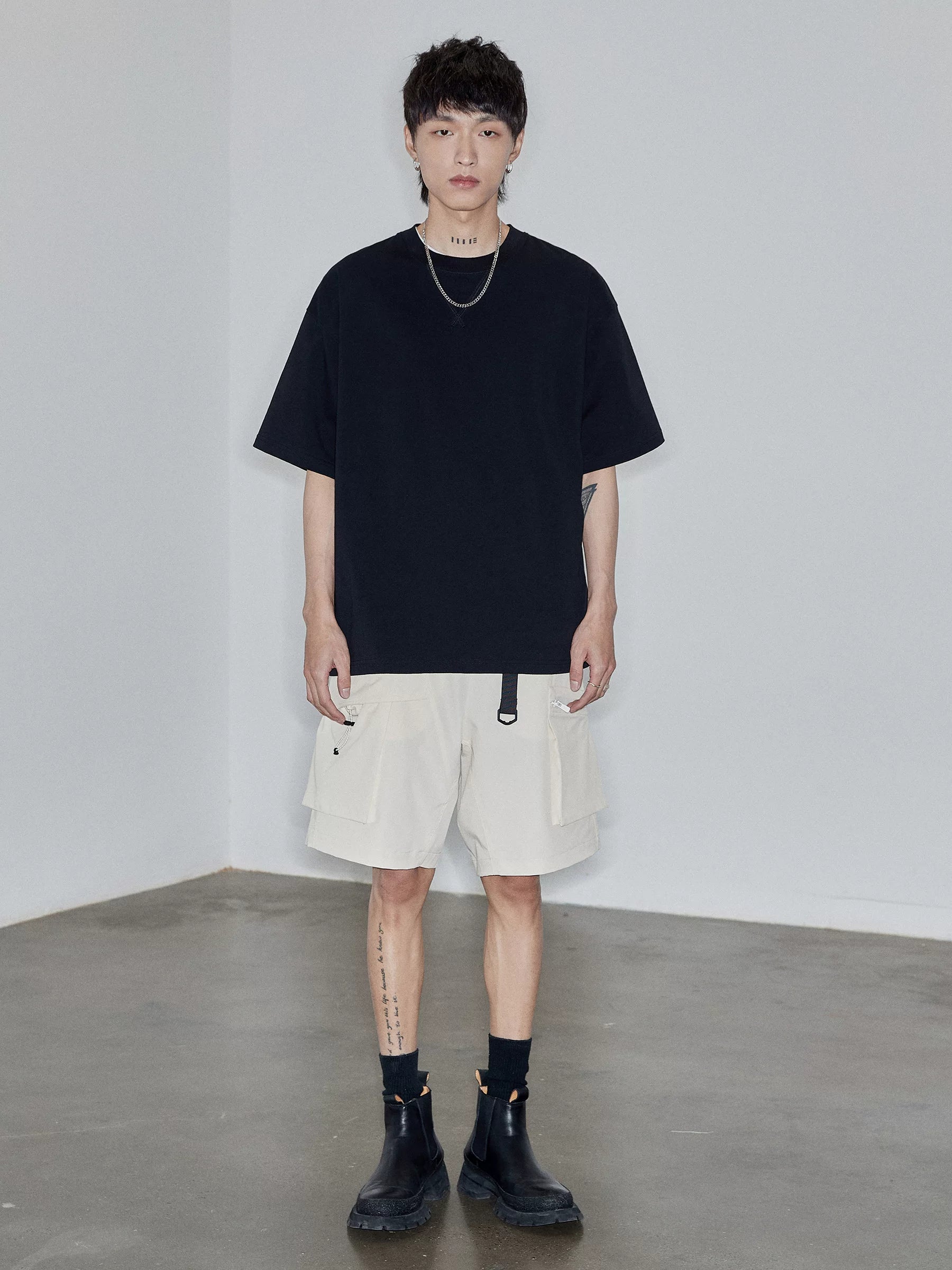 Magnetic Belted Elastic Multi-pocket Shorts