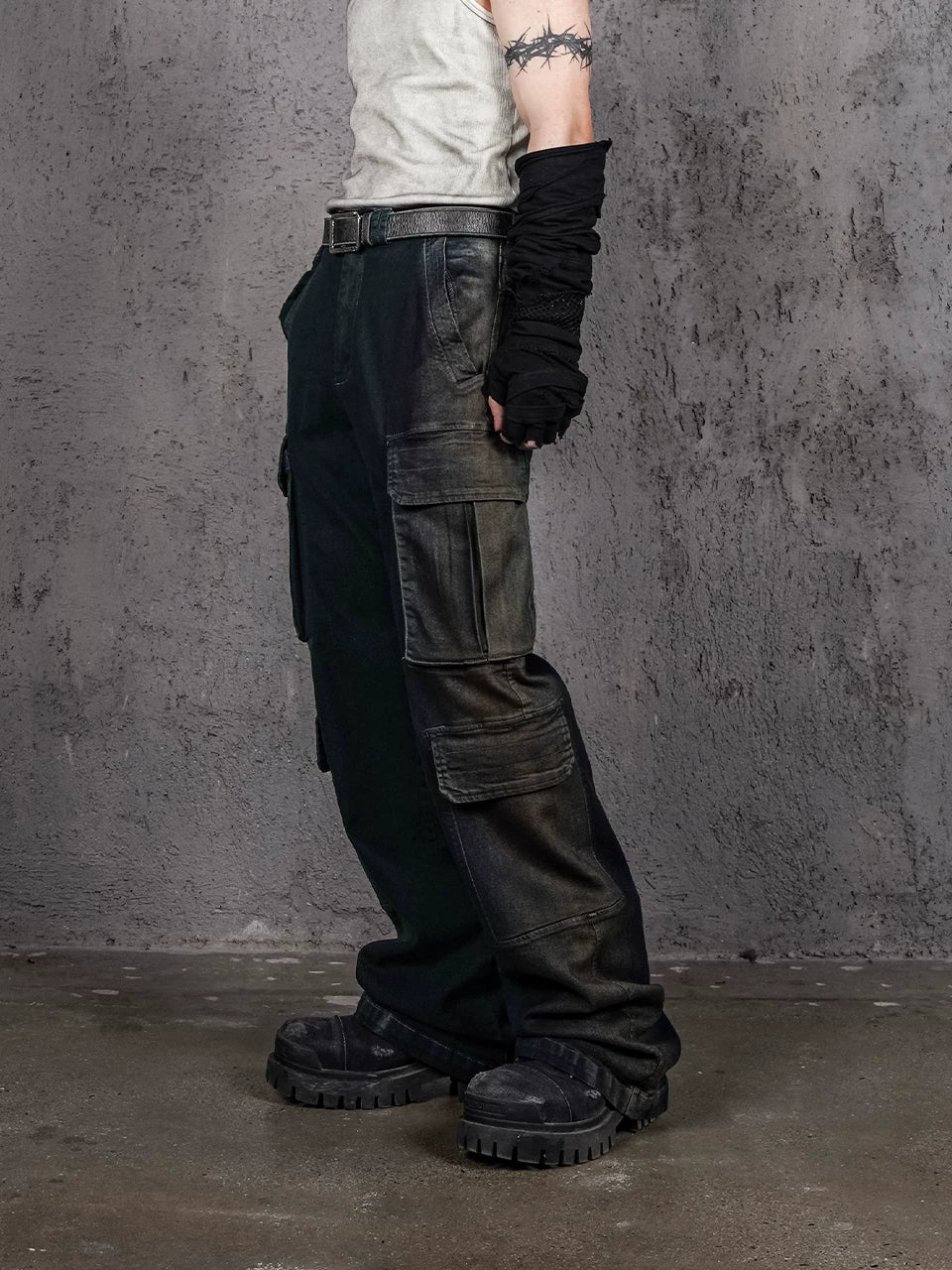 Gradient Blue Distressed Four-Pocket Jeans