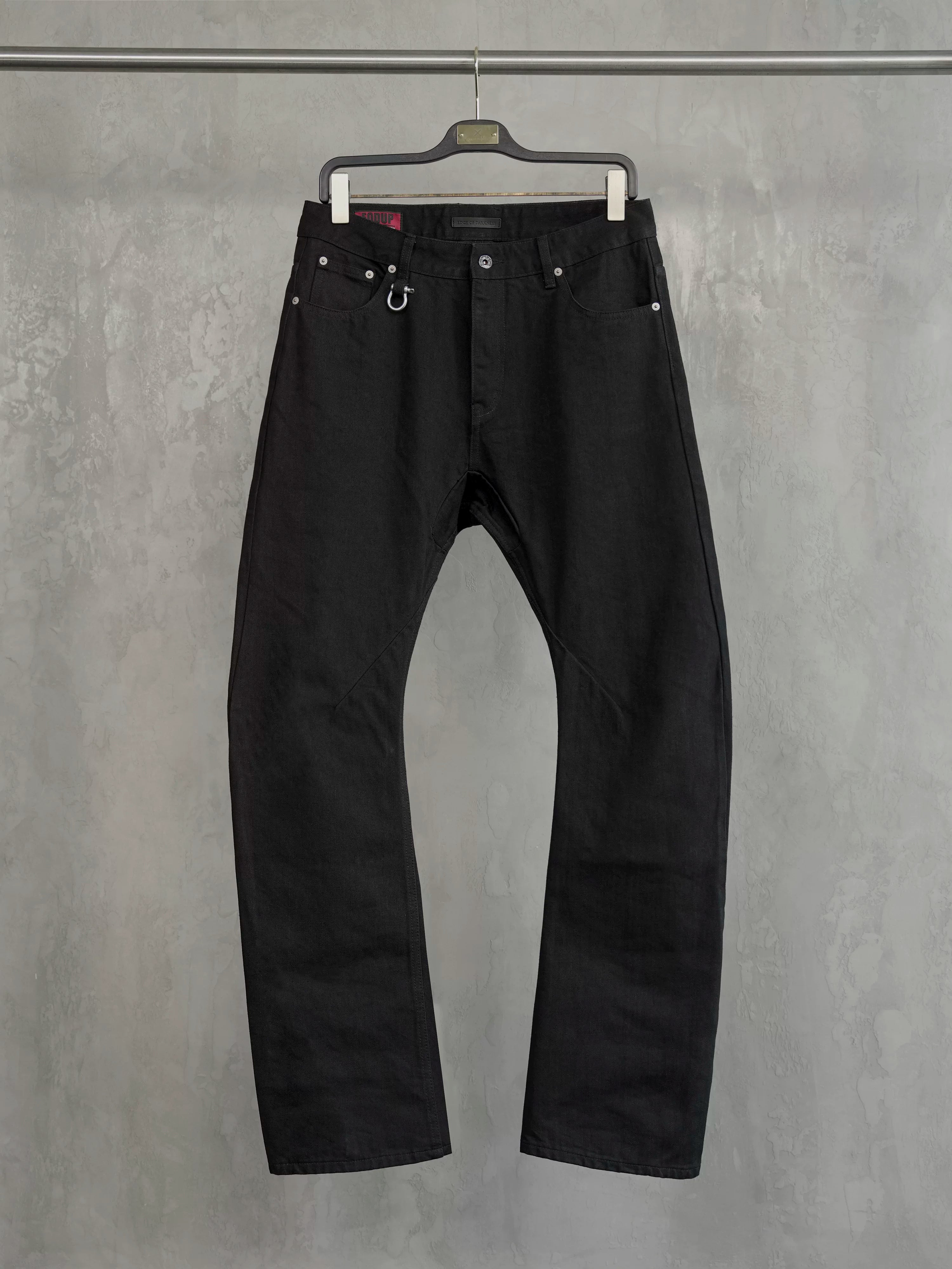 15 Oz Rigid Black Curved Jeans