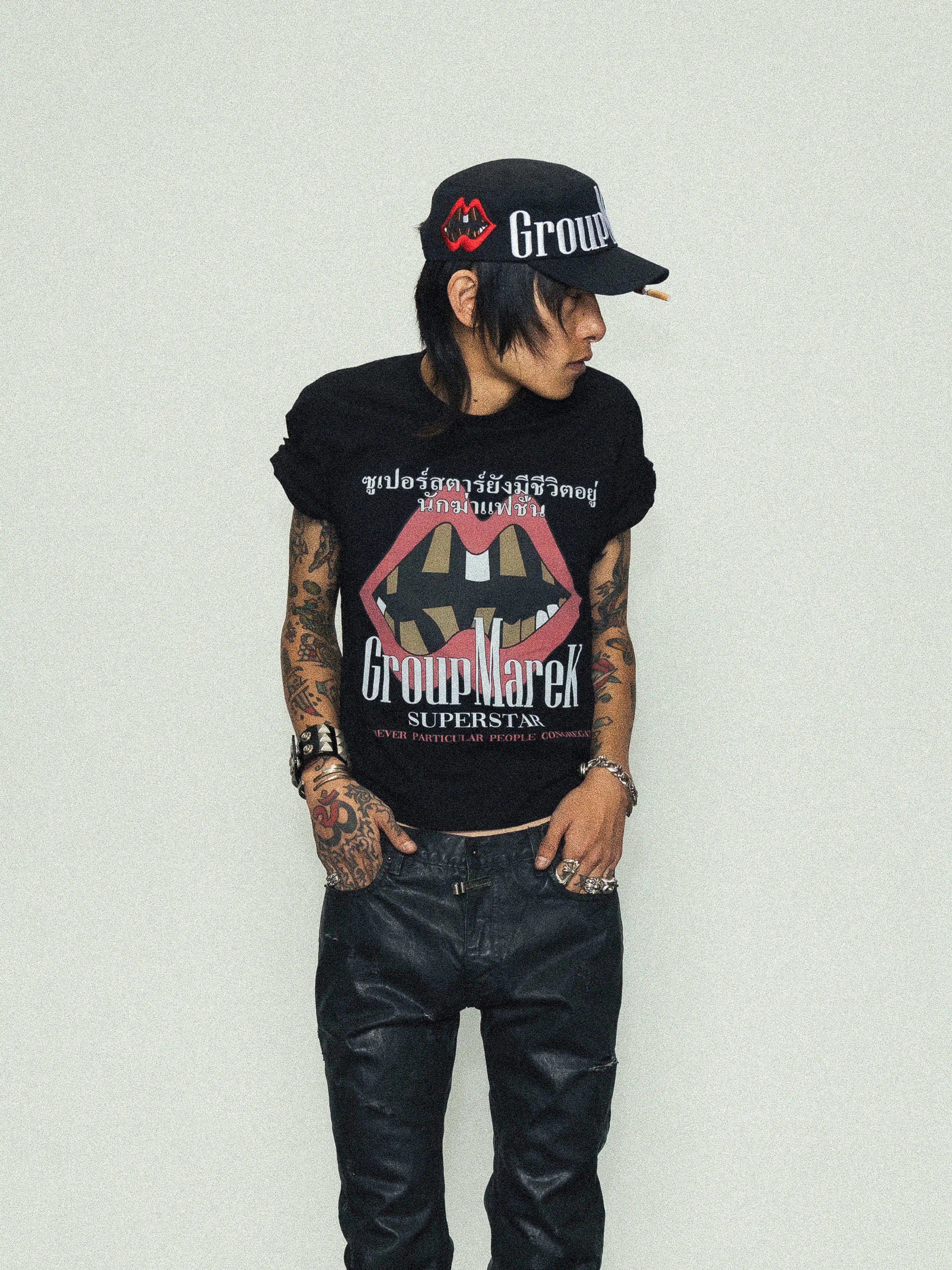 Black Cropped Lip Print Tee